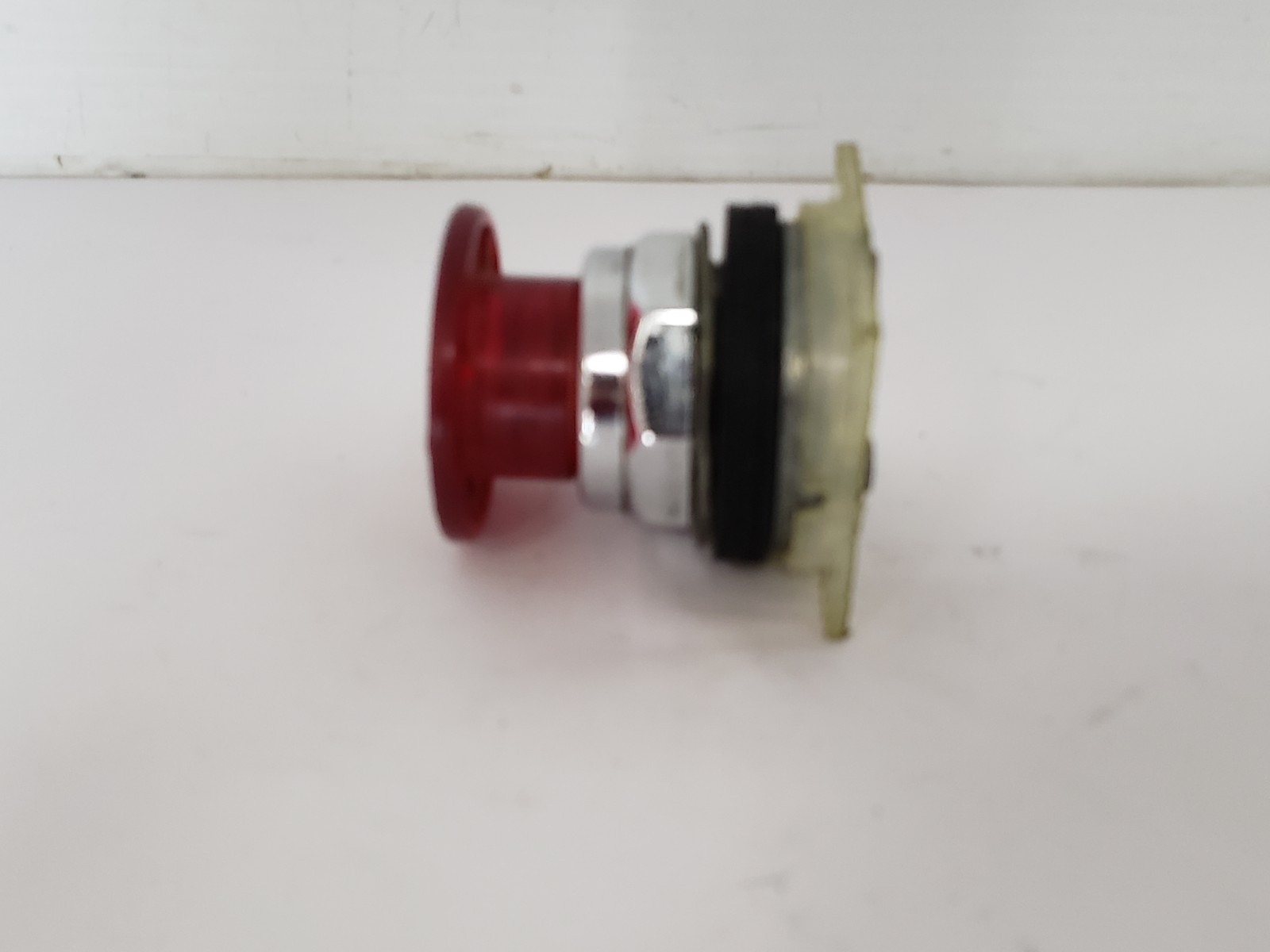 SQUARE D 9001-KR9R PUSH/PULL OPERATOR MUSHROOM BUTTON RED LENS