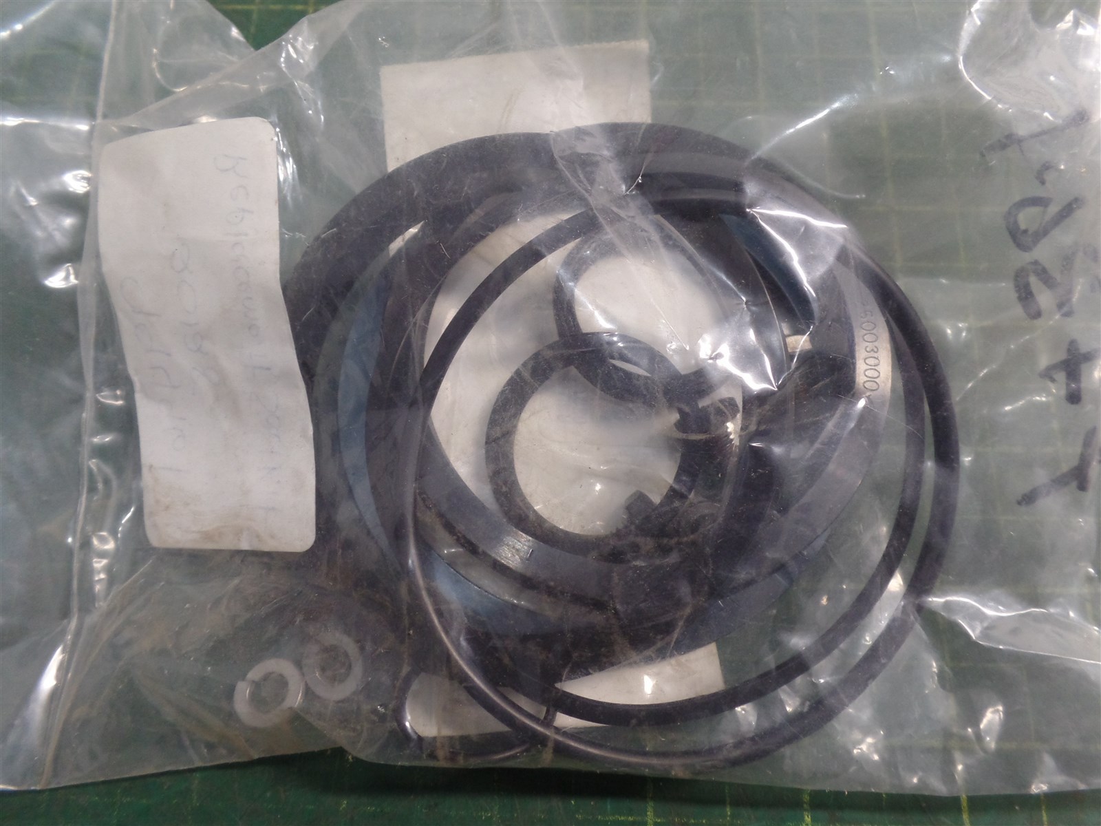 GENUINE TEREX PARTS 0220128 SEAL KIT FOR 20203 & 20204, GENIE 77364, NIB, N.O.S
