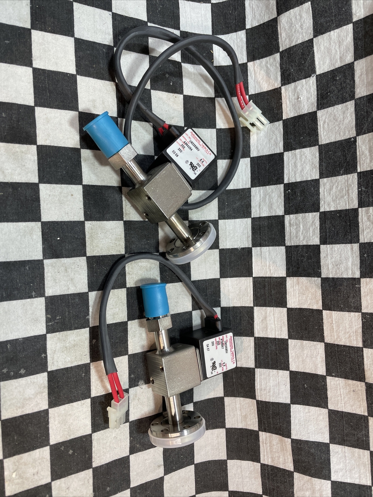 2X, Asco Sub-miniature Solenoid U8225B5V 1/4″ VCR x 1-1/3″ CF, 400115-142D #126G