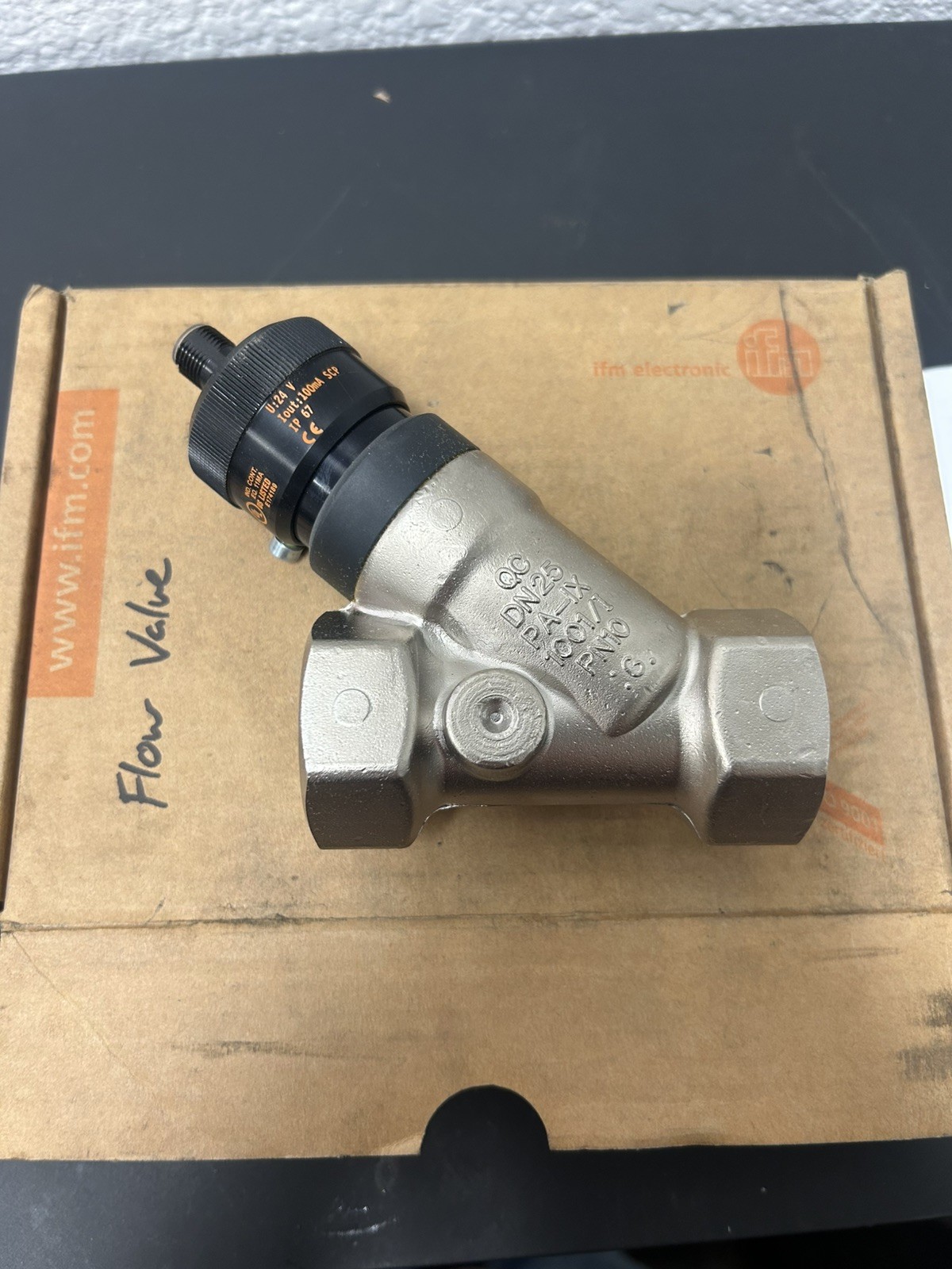 ifm SBN346 1″ Flow Switch w/Back Flow Stop NEW in Box Shipped Priority Mail