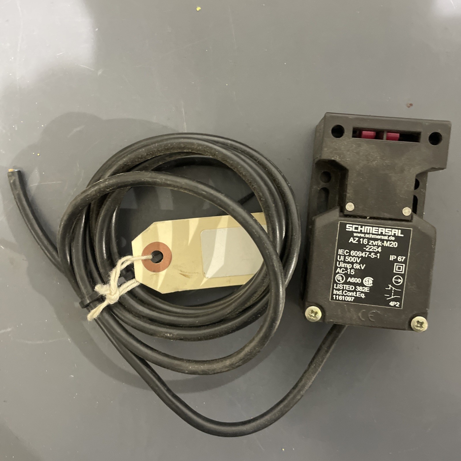 Schmersal AZ 16-02 ZVRK-M16 Interlock IEC 60947-5-1 IP 67 Ui 500V Uimp 6kV AC-15