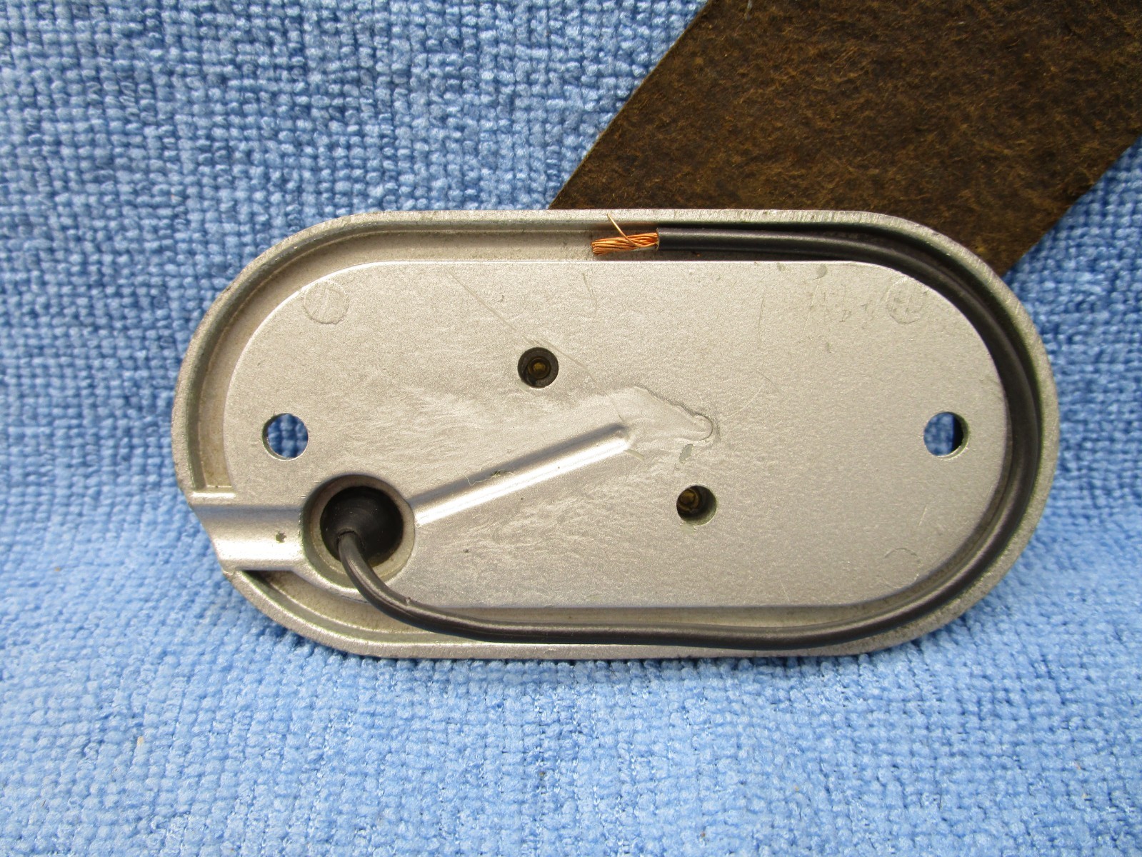 NAPA 158 Metal Lamp Housing 4″x2″ Oval Base