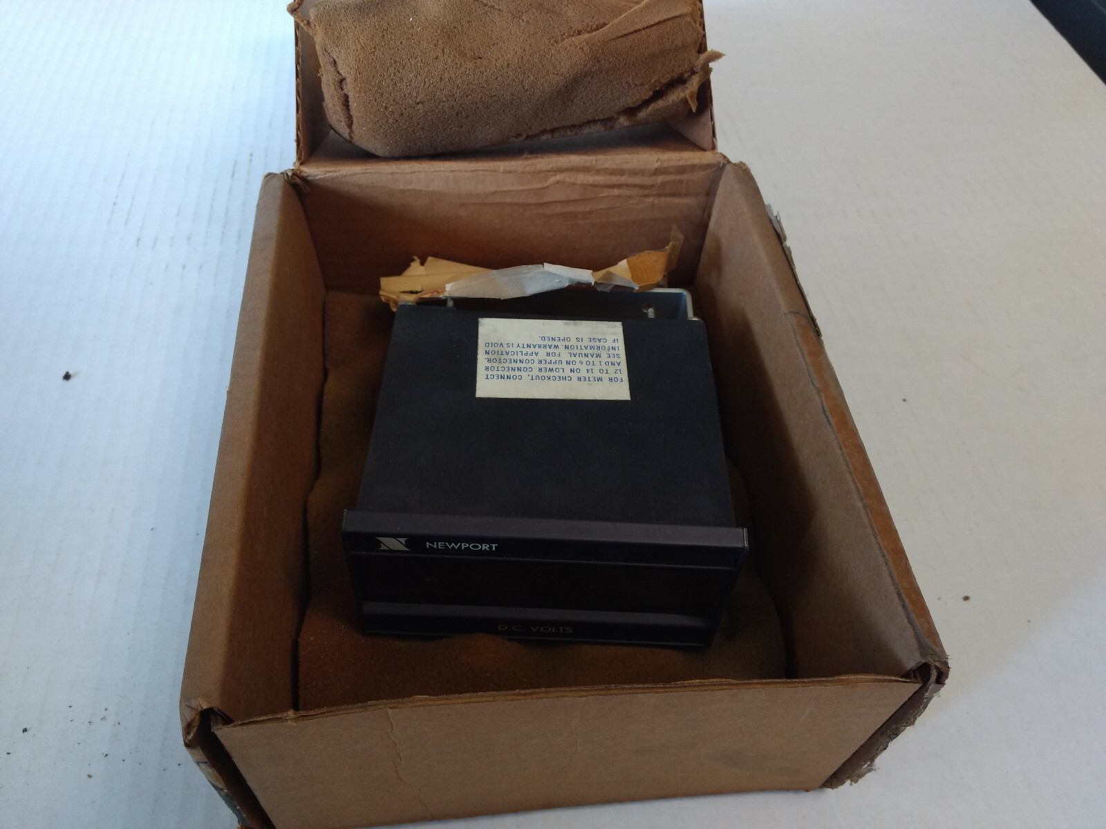 newport laboratories dc volts 24479 200as-3 a3 , d2