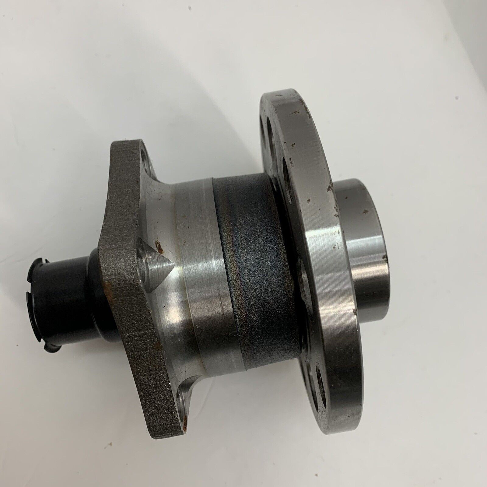Wheel Hub Assembly with Bearings for Volkswagen Passat Audi A6 In Box