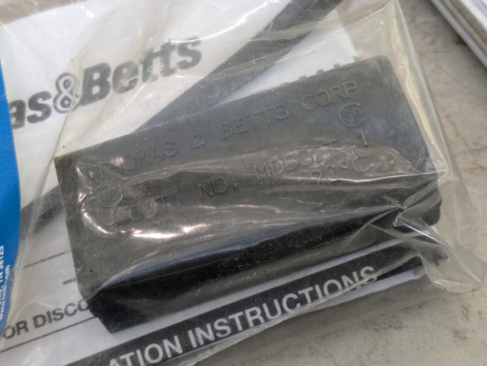 Lot of 8 Thomas & Betts MDBOOT-1 Color-Keyed Insulator Boot