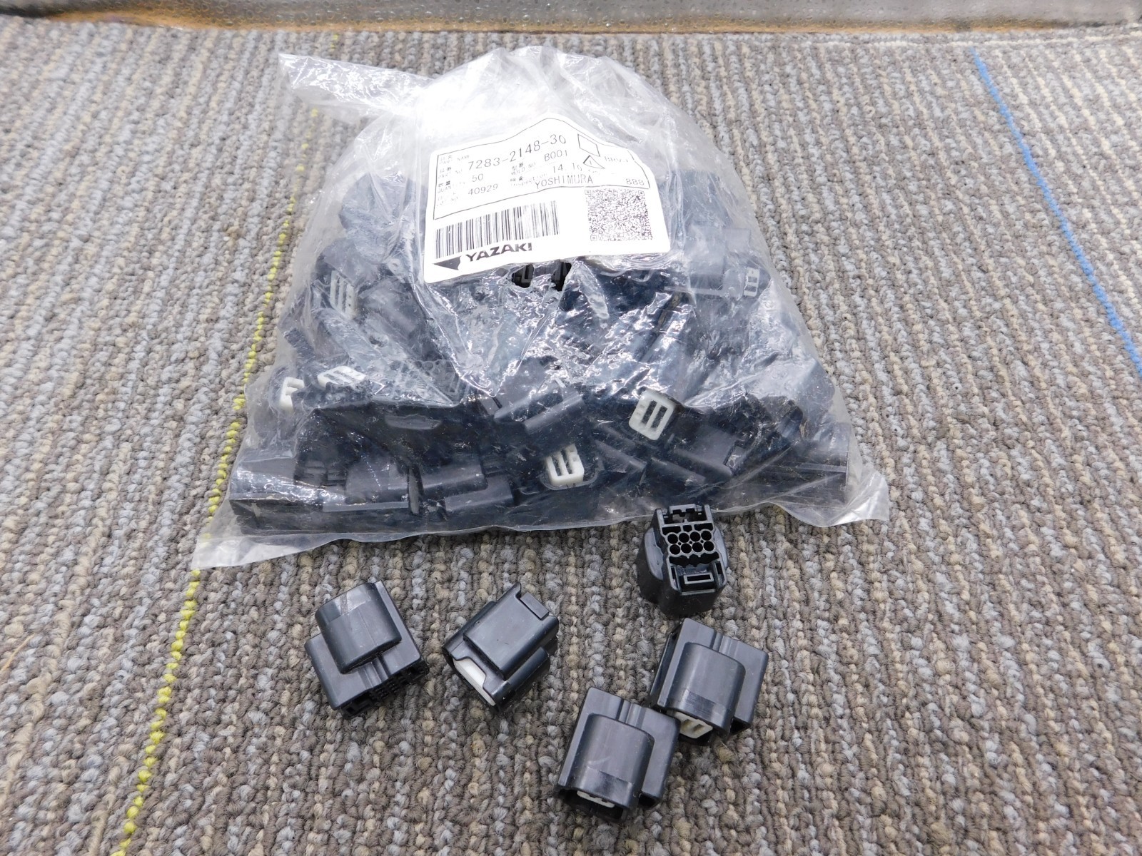 NEW 50-Pack Yazaki 7283-2148-30 Automotive Connectors