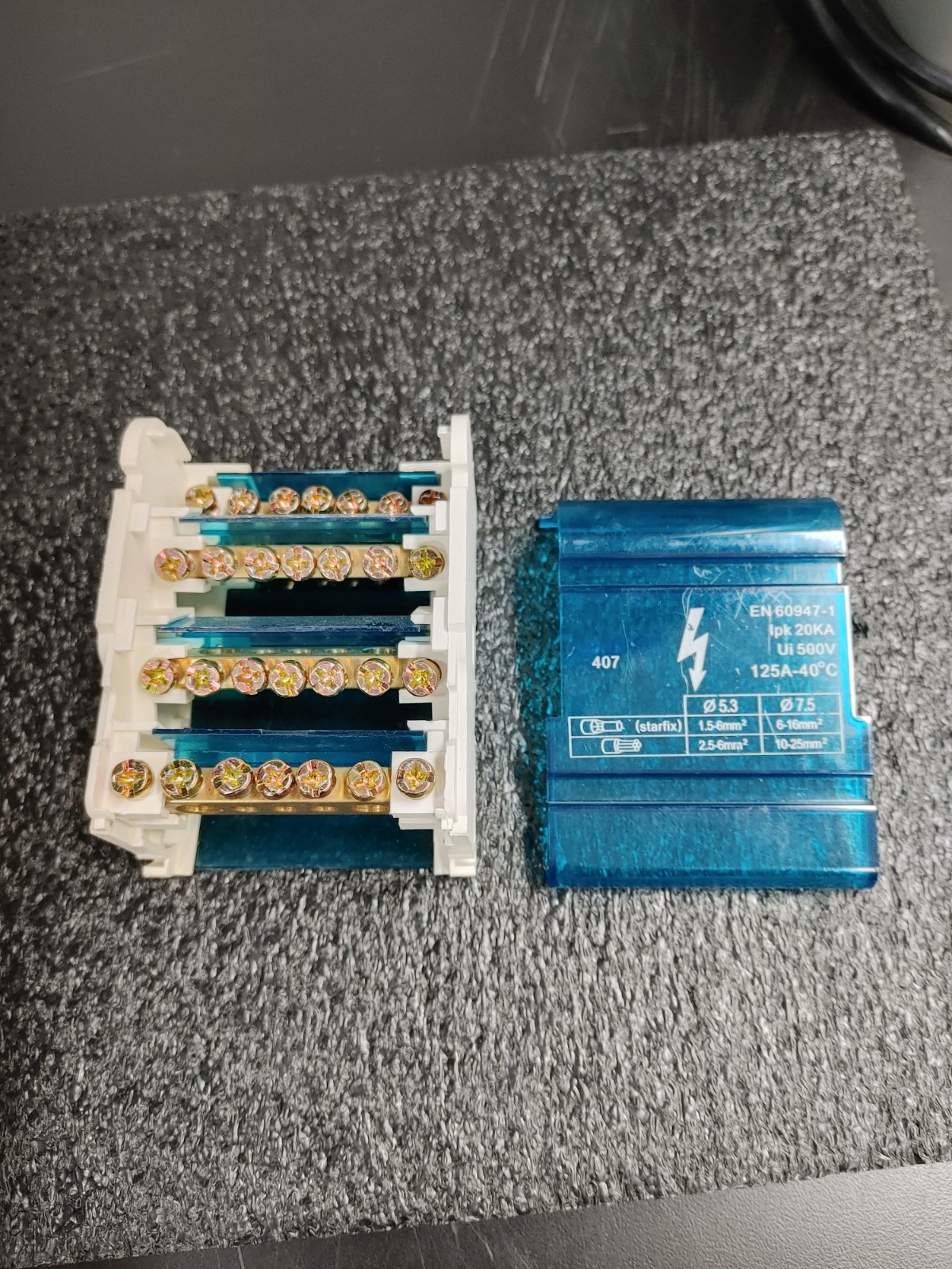EN 60947-1 20KA Ui 500V 125A Distribution Block