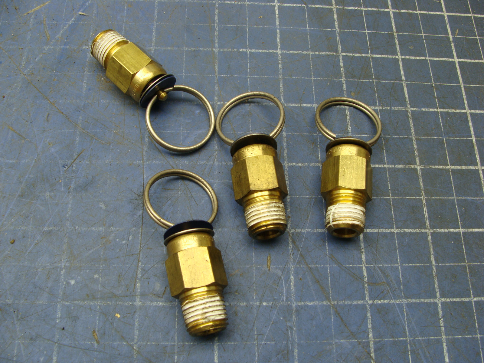 LOT OF 4 TOMCO SERIES 1776K BETAVALVE PRESSURE RELIEF VALVES 1/4″ NPT MALE