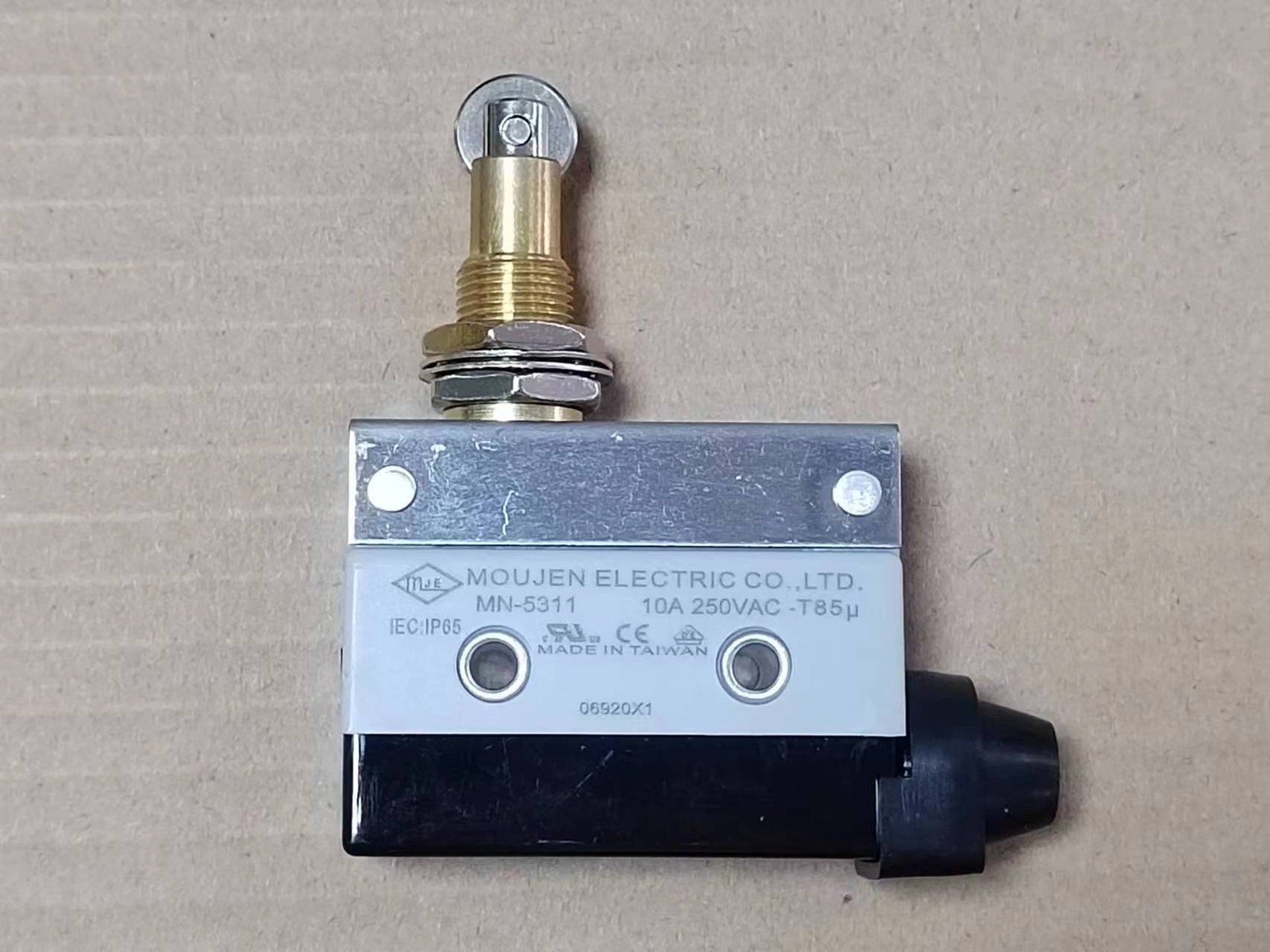 1 pcs moujen MN-5311 Limit switch