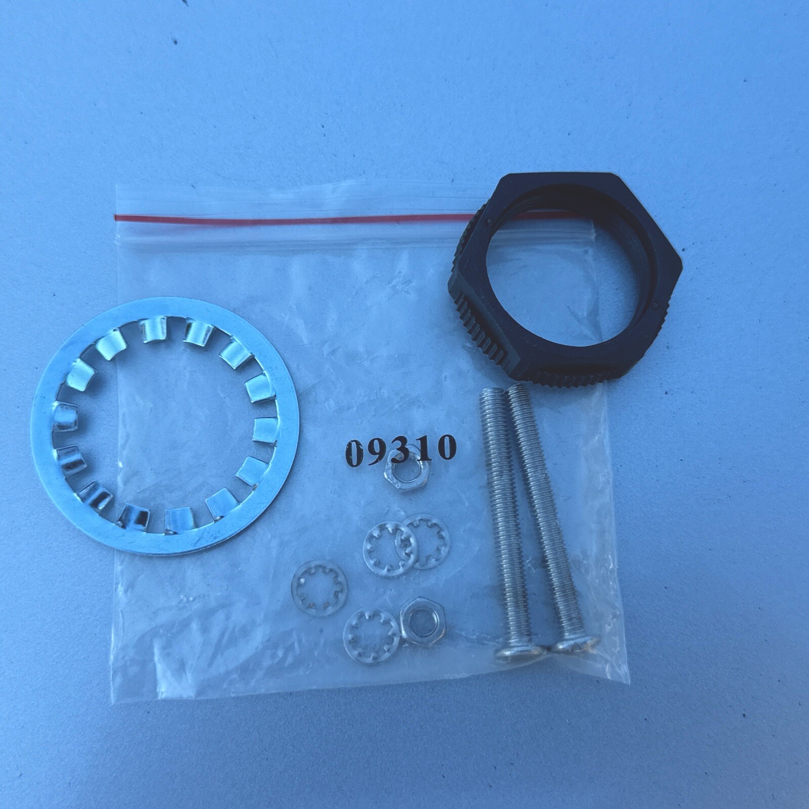 NEW BANNER ENGINEERING 09310 SCREW ASSEMBLY ACCESSORY KIT