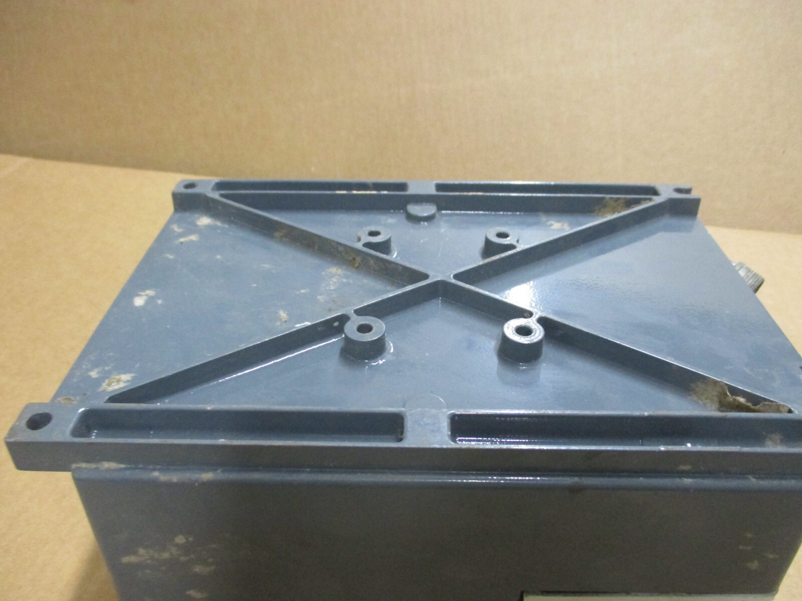 MAGNETIC FLOWMETER SIGNAL CONVERTER MODEL 50XM13DXKD70AAB0229 USED