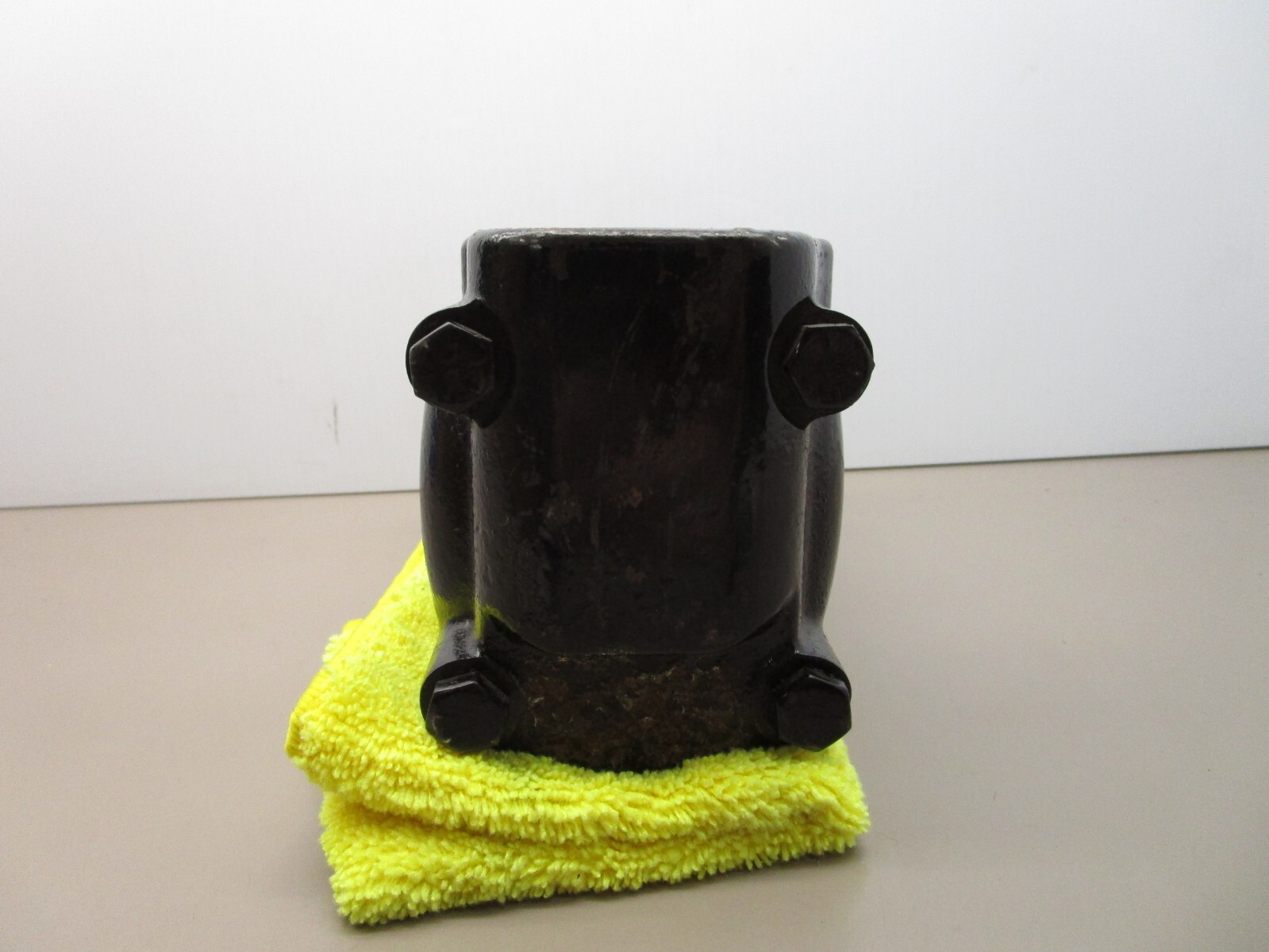 Eaton Corp 1041227-006 Hydraulic Drive Motor 6-Spline Char-Lynn 2000 Series