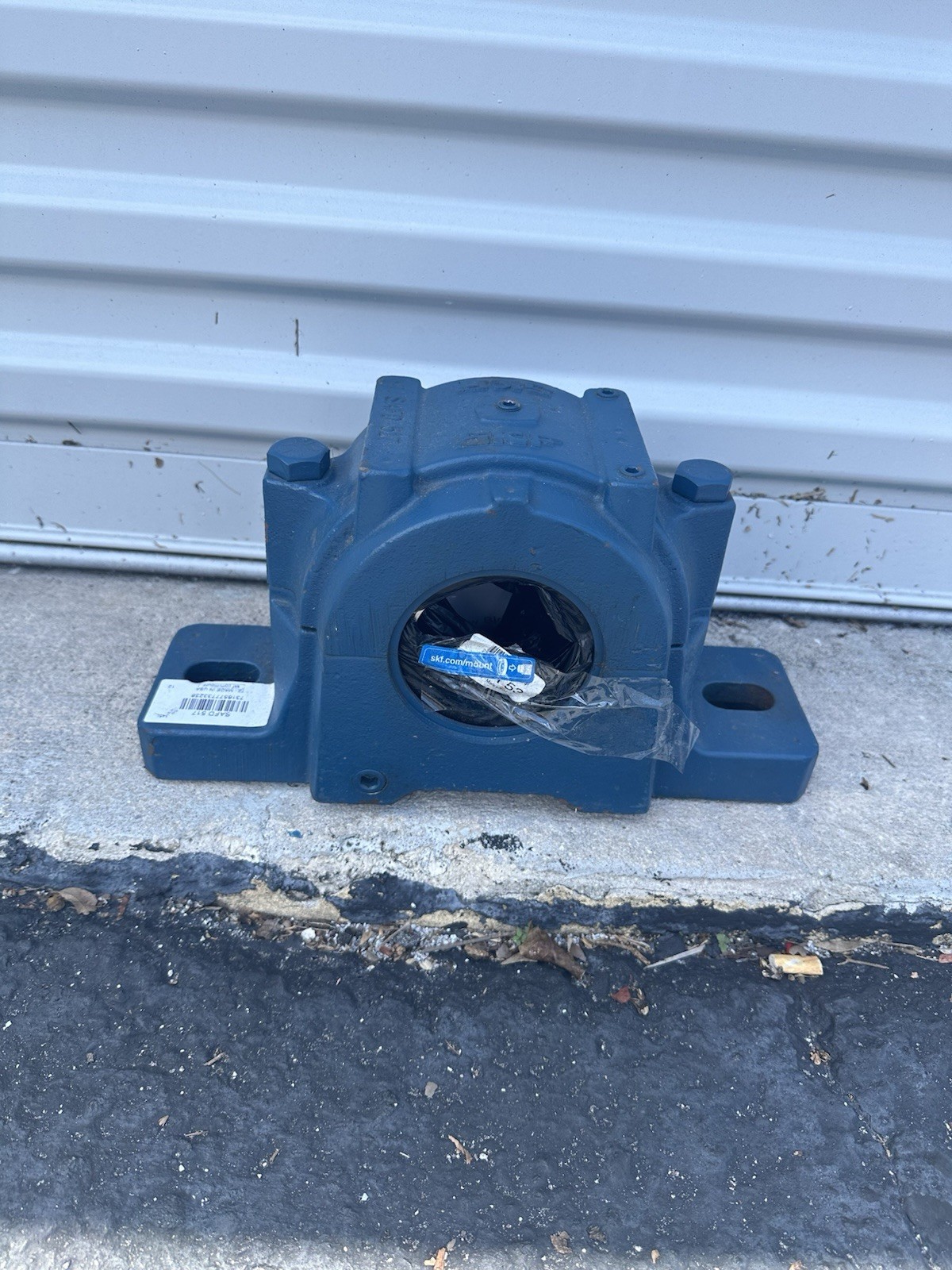 SKF SAFD 517 PILLOW BLOCK HOUSING 2-BOLT SPLIT PILLOW BLOCK DUCTILE IRON