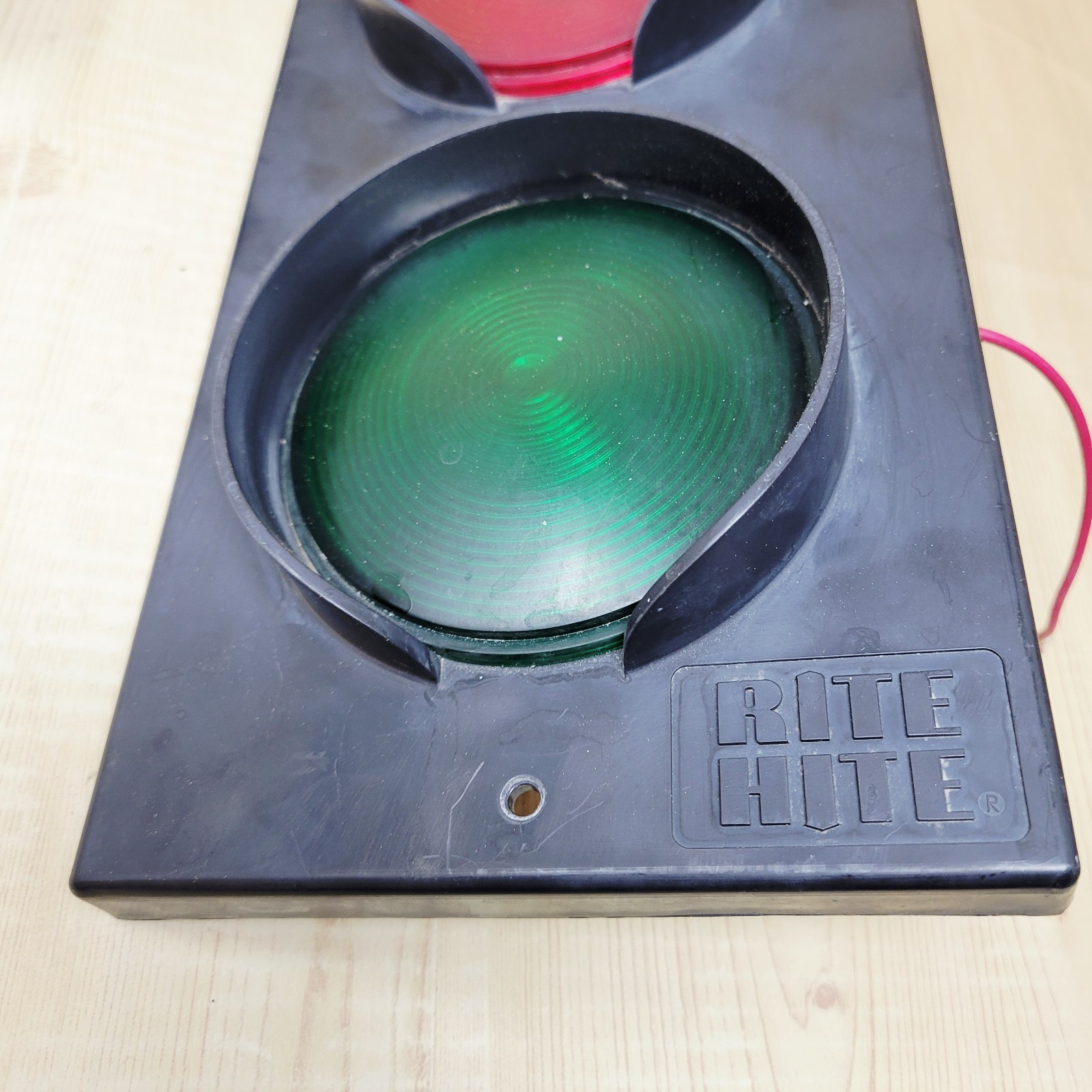 Rite Hite DOK LOK Vehicle Restraint Red Green Light