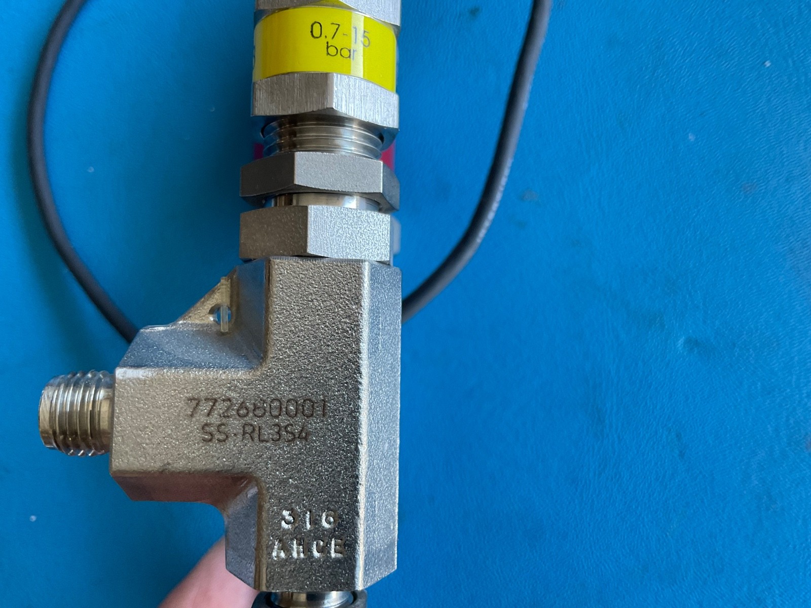 YOKOGAWA FP101-A11-L20A*B 1-5V DC 0 TO 200 kPa abs SWAGELOK RL3 10-225 SS-RL3S4
