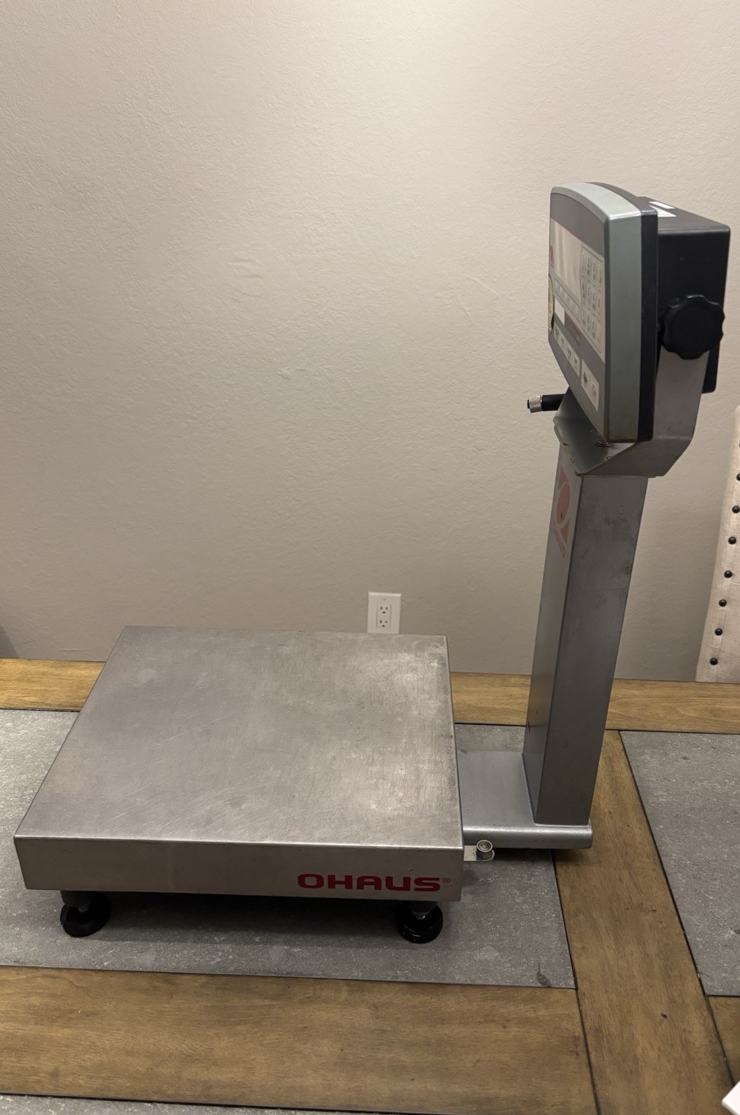 Ohaus Defender 5000 TD52PScale with D25RTR BASE. 50lbs Capacity. 30Day Warranty
