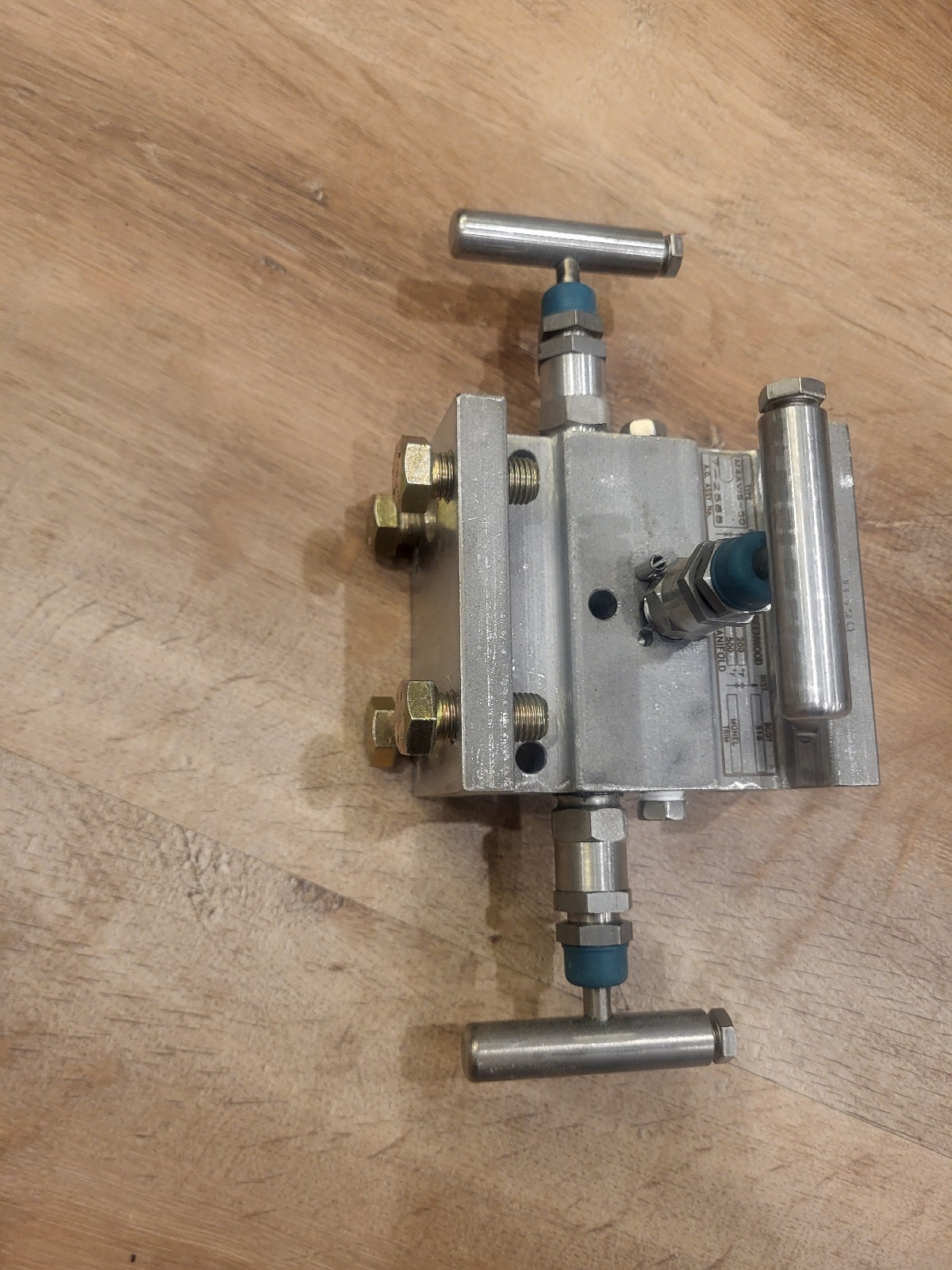 NEW! Flow Control Anderson Greenwood Manifold M4AVIS-SG.