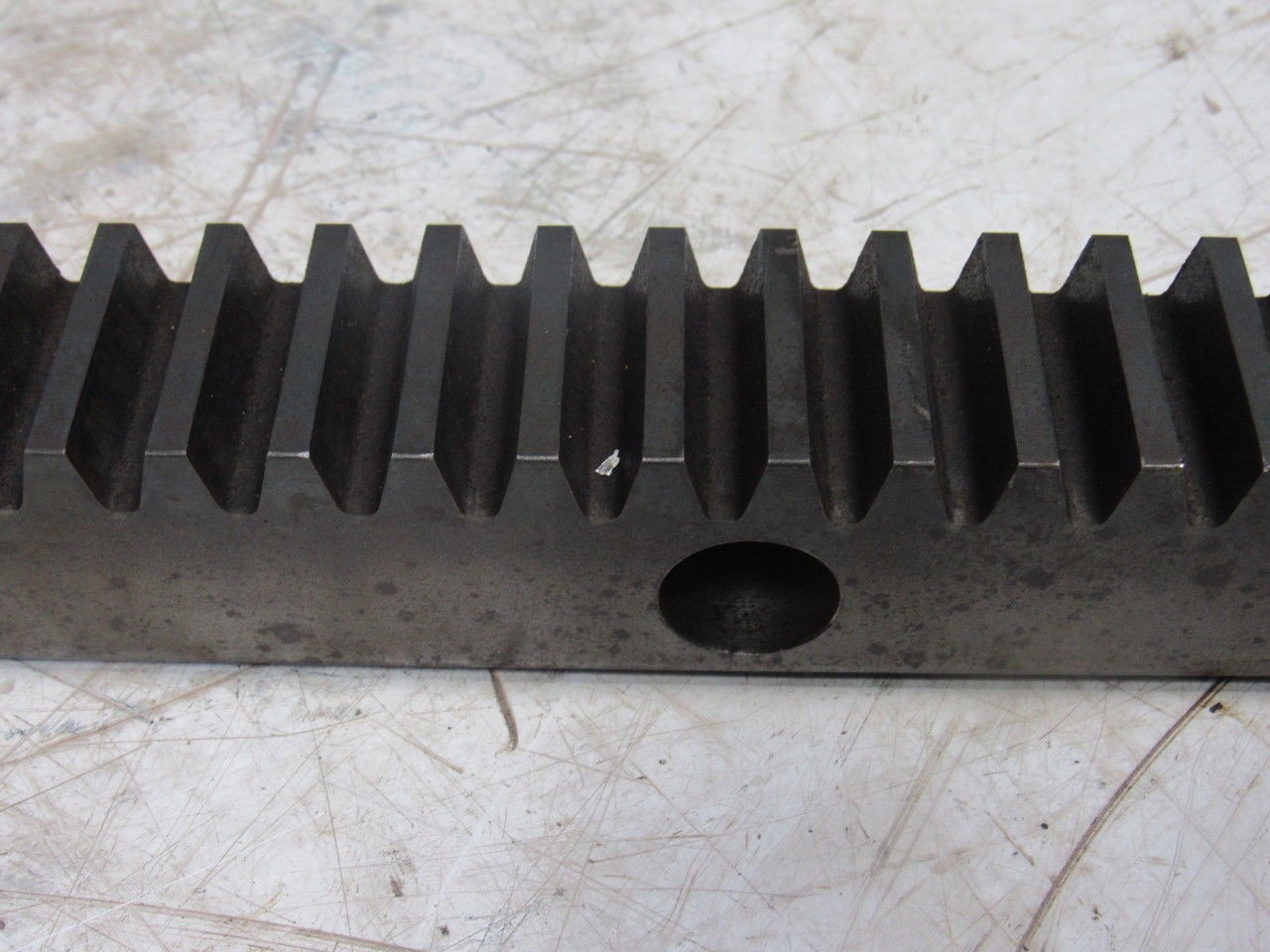 Flat Pinion Gear Rack 136T 0.151 MOD 1.5″ Face 70.0185″ 1/2″ Pitch Approx.