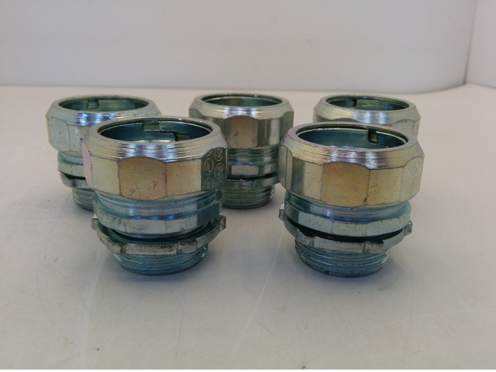 AMFI CO. 5XC40 CONNECTOR, RAIN TIGHT, STEEL, 1″ NPT (LOT OF 5) NNB