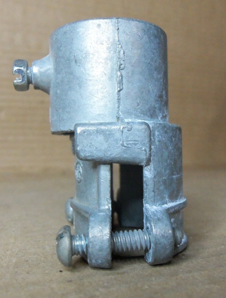 LOT OF 13 ARLINGTON 8630 1″ EMT TO FLEX ZINC DIE CAST COUPLING AK