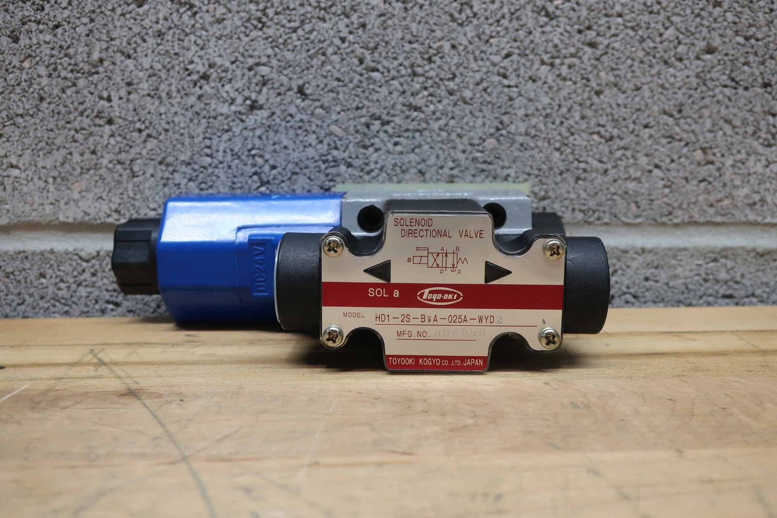 TOYOOKI HD1-2S-BGA-025A-WYD | 2POS, ISO025, 7MPA, 24VDC