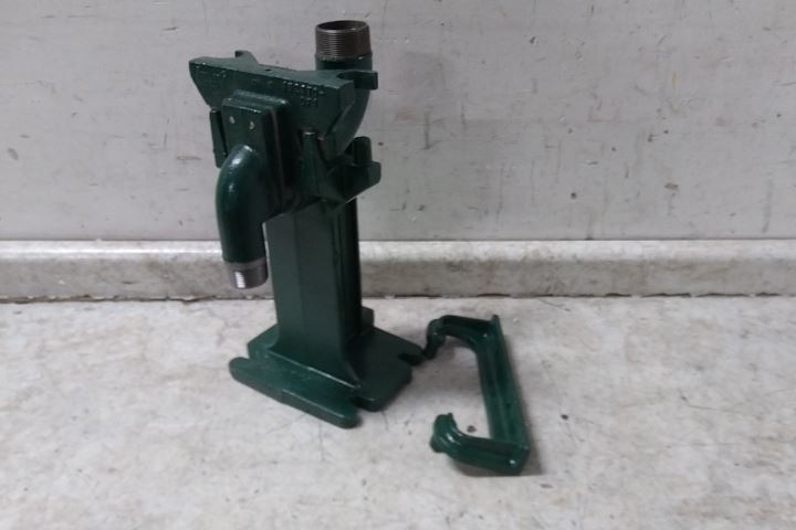 Zoeller 39-0134 19 In Overall Height 1-1/4 In MNPT Discharge Guide Rail System