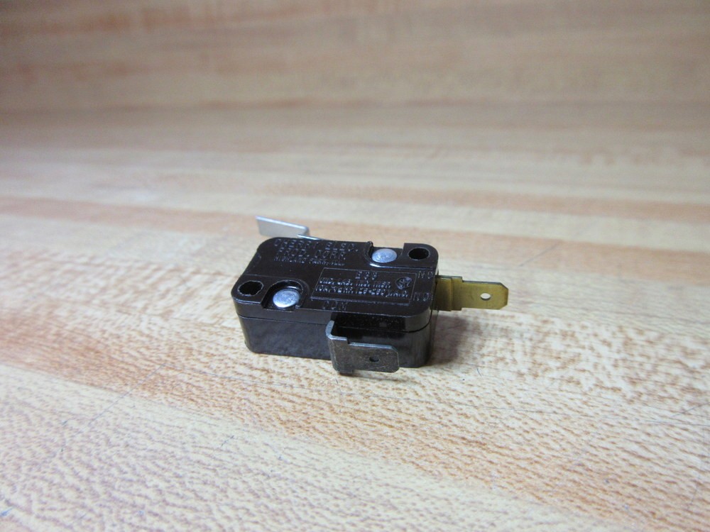Cherry Electric E33 Snap-Action Switch w/Roller Lever