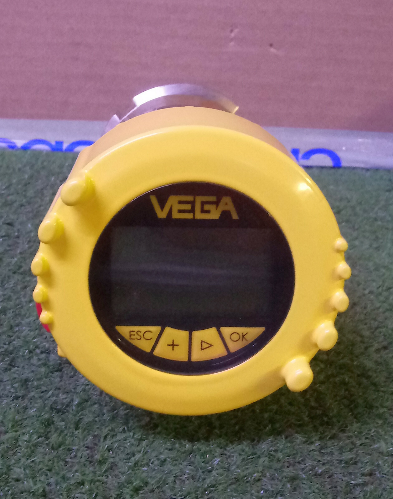 1 NEW VEGA BR64.CXLA1BHANAX VEGABAR 64 PRESSURE TRANSMITTER NIB ***MAKE OFFER***