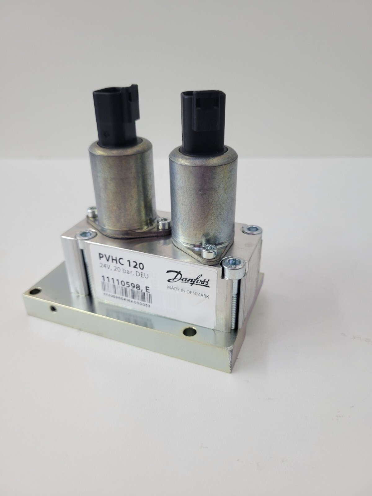 11110598 Danfoss PVHC120 Actuator 2x2DEU-24V-20BAR-180DEG