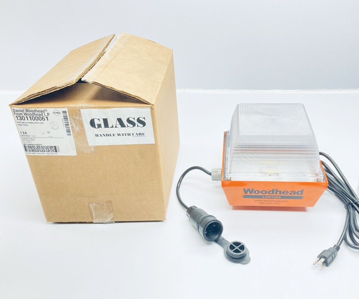 UNUSED WOODHEAD 8565F-LED PORTABLE MAGNET WORKLIGHT WATERTIGHT LED 120V