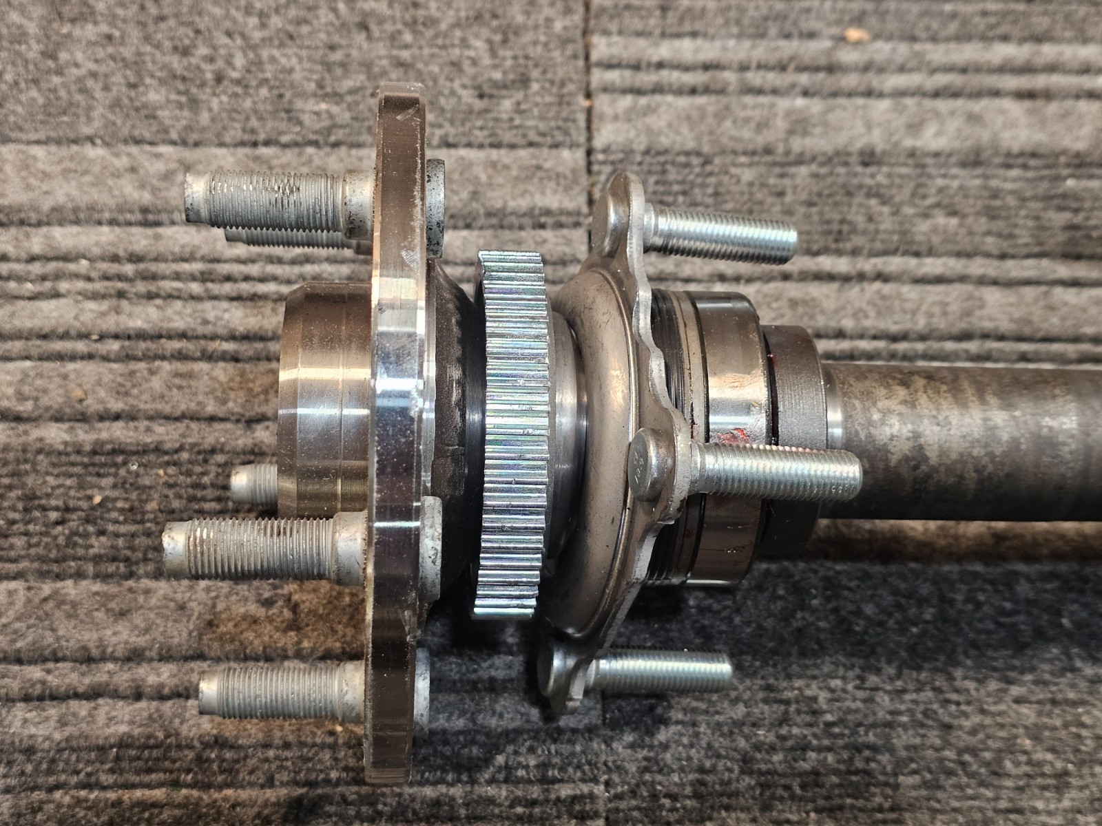 Rear Axle Shaft 285-1A X 388 -5 Lug Hub Raised Center 4 Stud Axle Mount ABS Ring