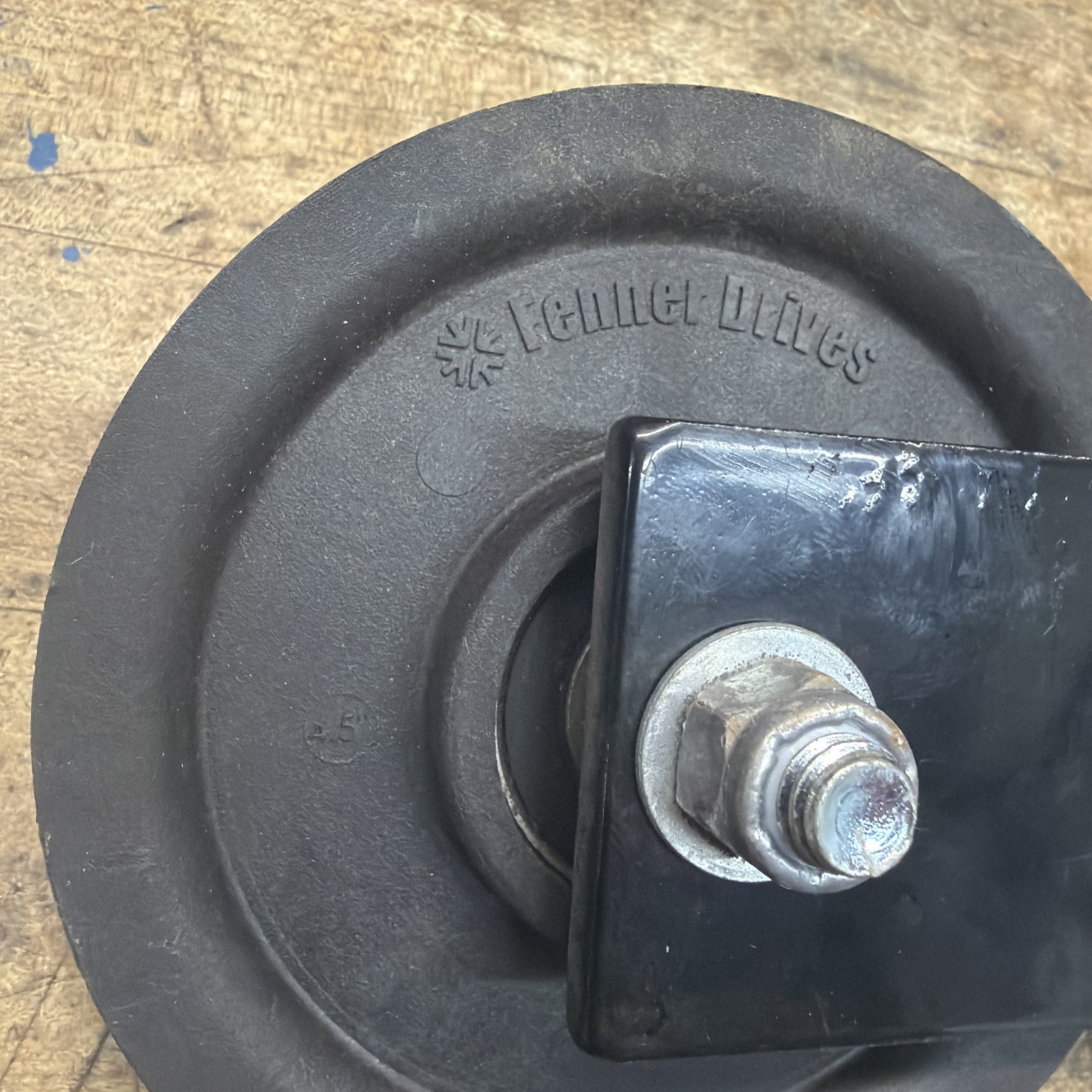 LOT OF 2 FENNER DRIVES ROUND BELT IDLER PULLEY 1/4 CABLE 4.5 With Connection Bar