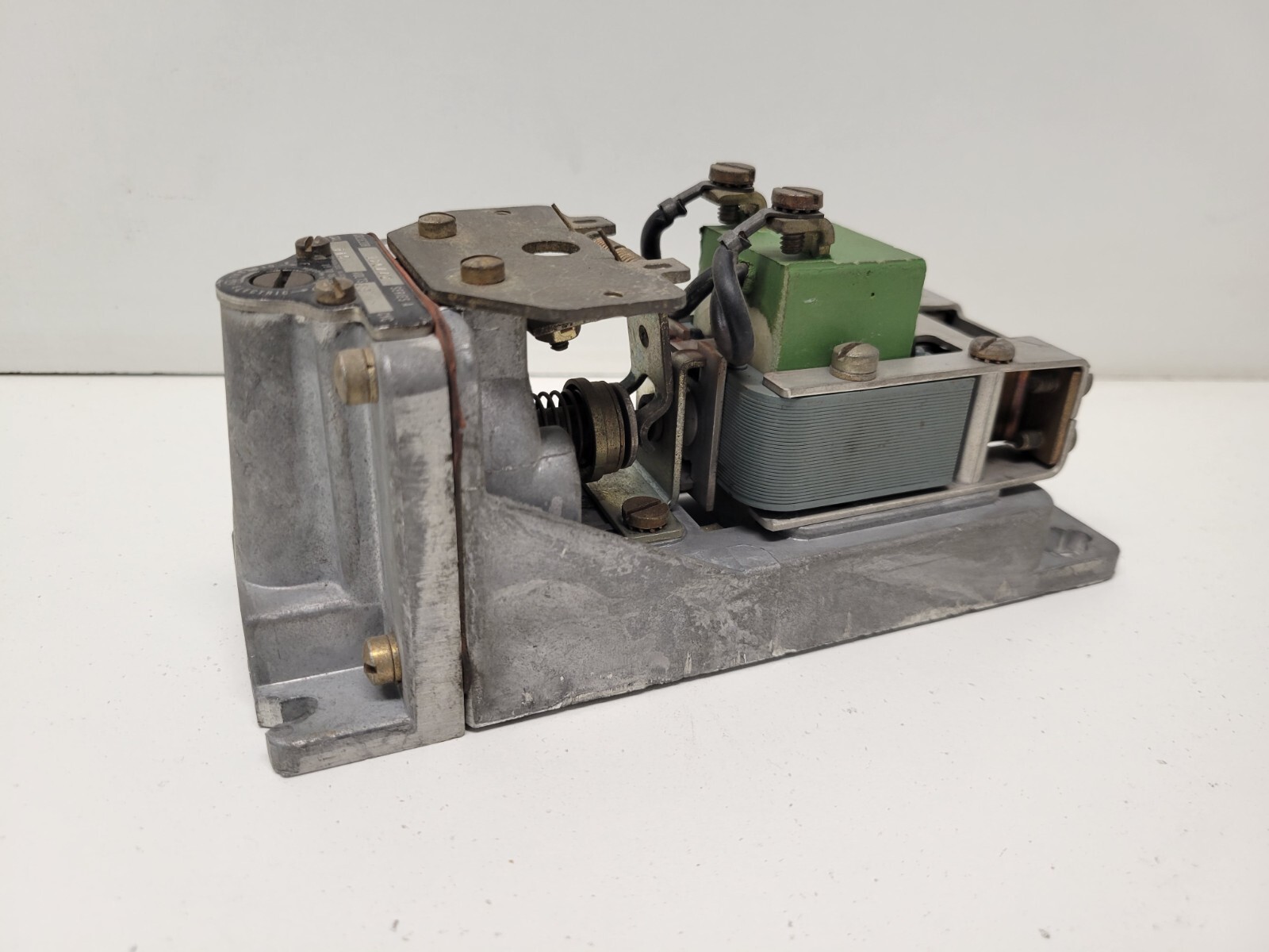 GOOD USED! GE 115V SER A TIME DELAY RELAY CR2820B-120AA2