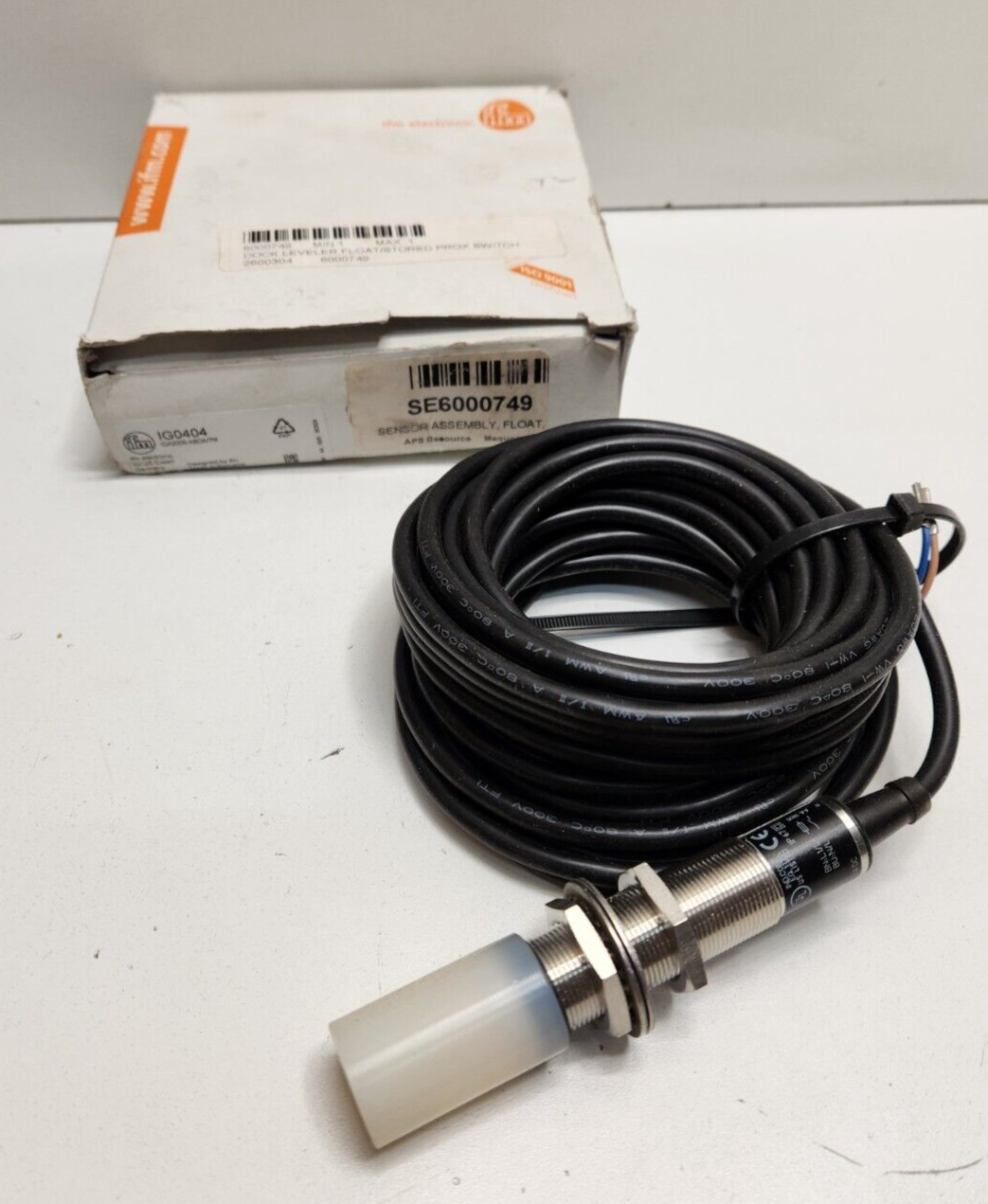 NEW OLD STOCK! IFM EFECTOR 20/250V INDUCTIVE SENSOR IGA2005-ABOA/7M-IG0404