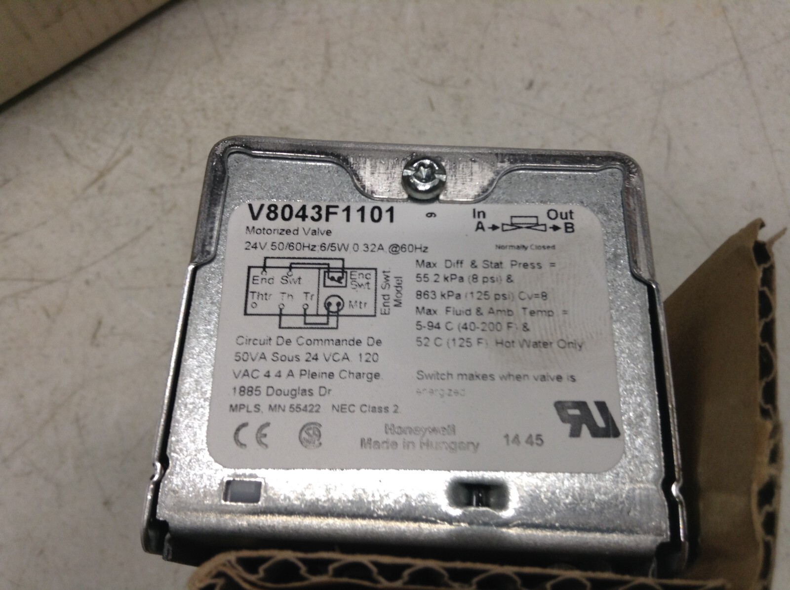 NEW Honeywell Zone Valve 1″ ID Sweat Removable Powerhead V8043F1101
