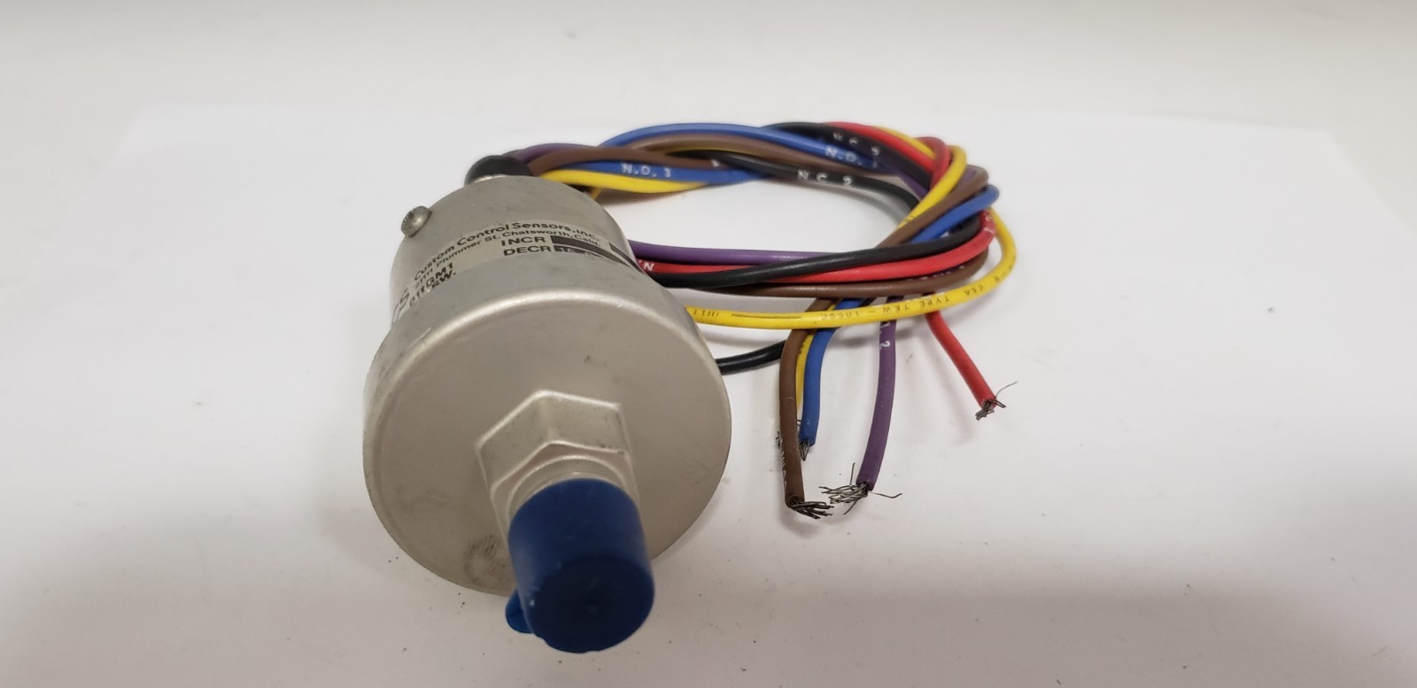 CUSTOM CONTROL SENSORS, INC. 611GM1 PRESSURE SWITCH, 500PSIG, 5A, 125/250VAC NNB