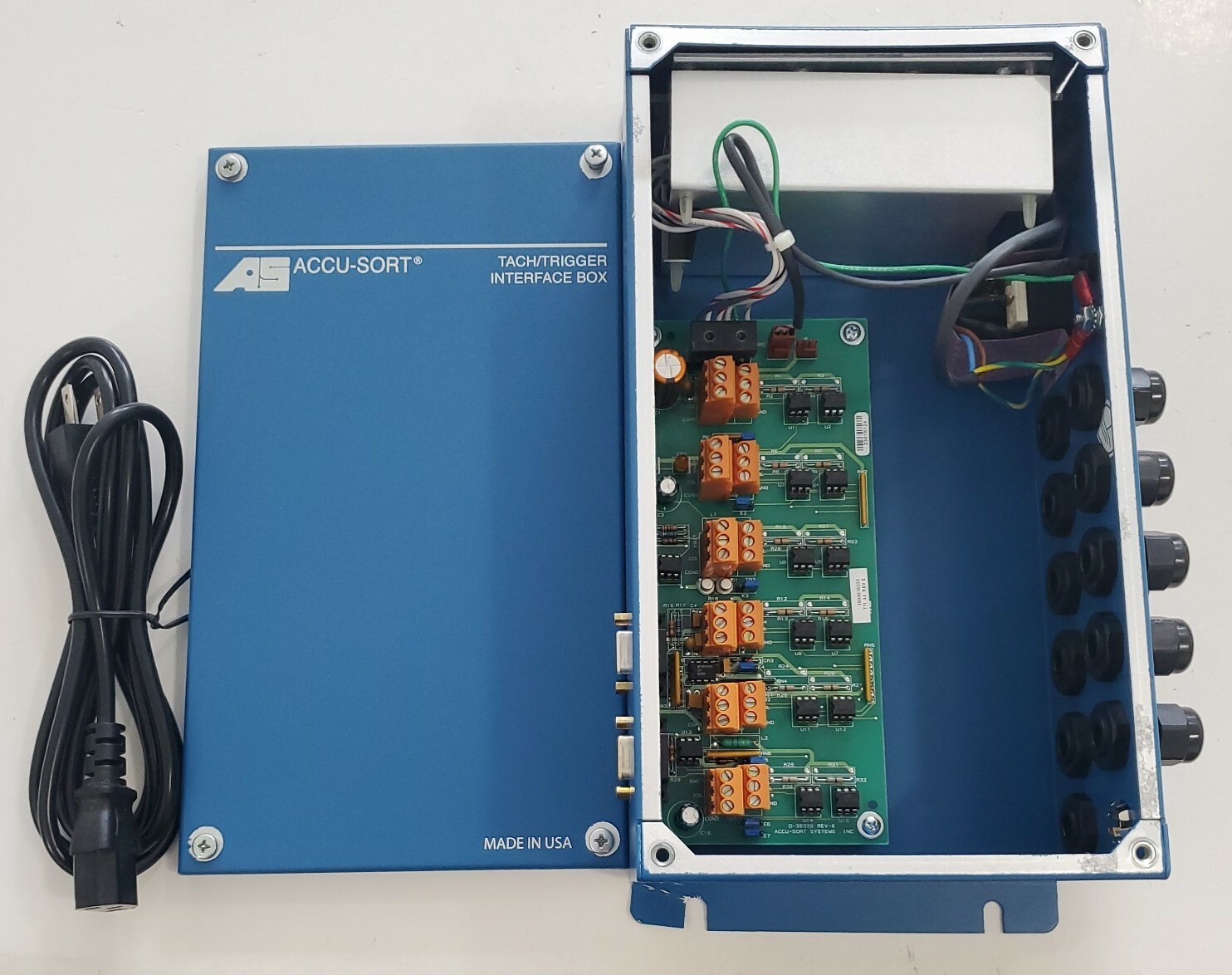 *NEW* Accu-Sort Tach/Trigger Interface Box 100-240Vac 50/60Hz .5A Max + Warranty