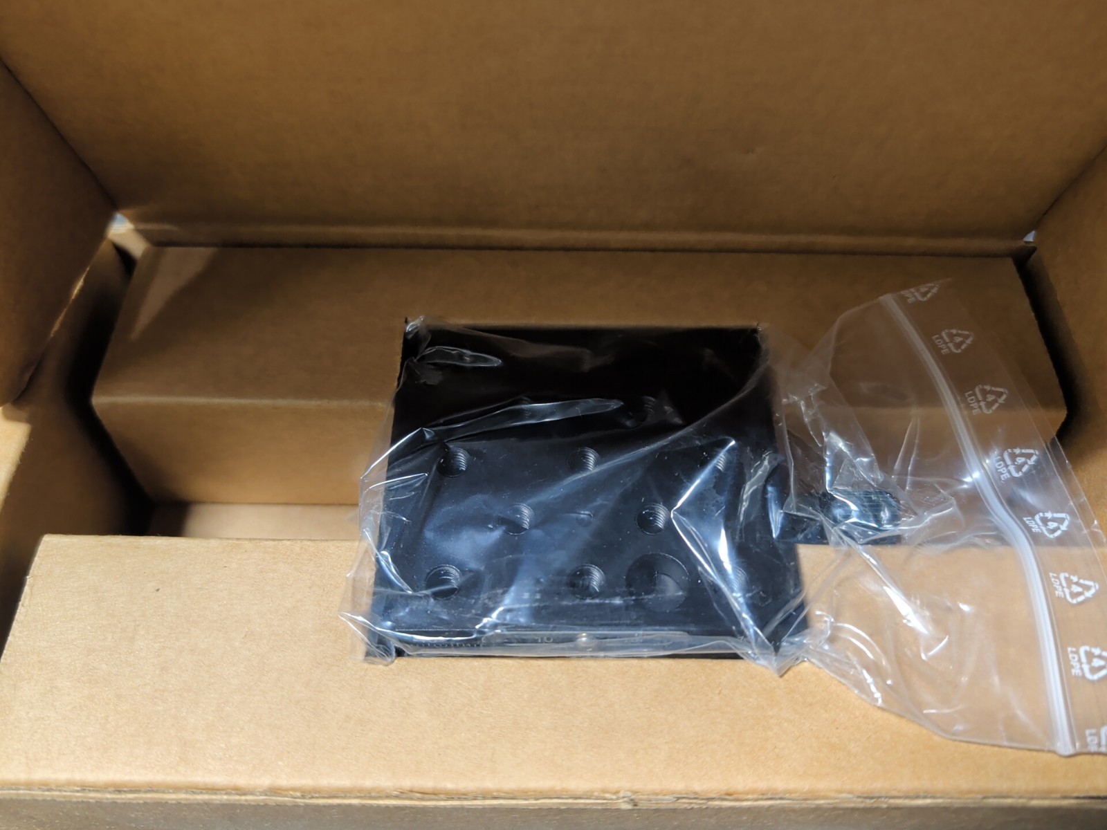 THORLABS DTS25/M M6 X 1.0 TAPS – Factory Packaging – Illinois Stock