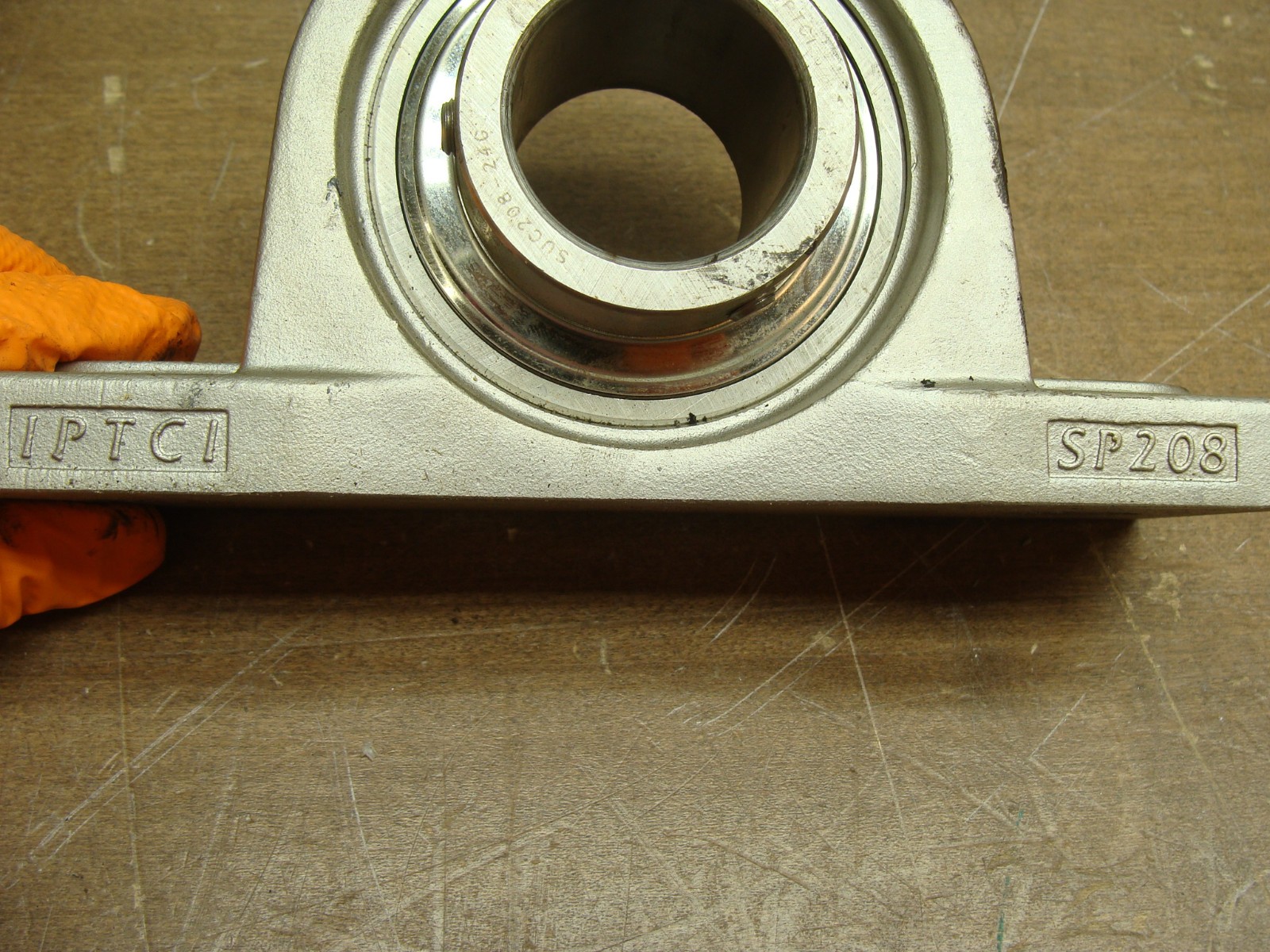 IPTCI STAINLESS STEEL PILLOW BLOCK SP208 W/BEARING SUC208-24C 1.5″ BORE