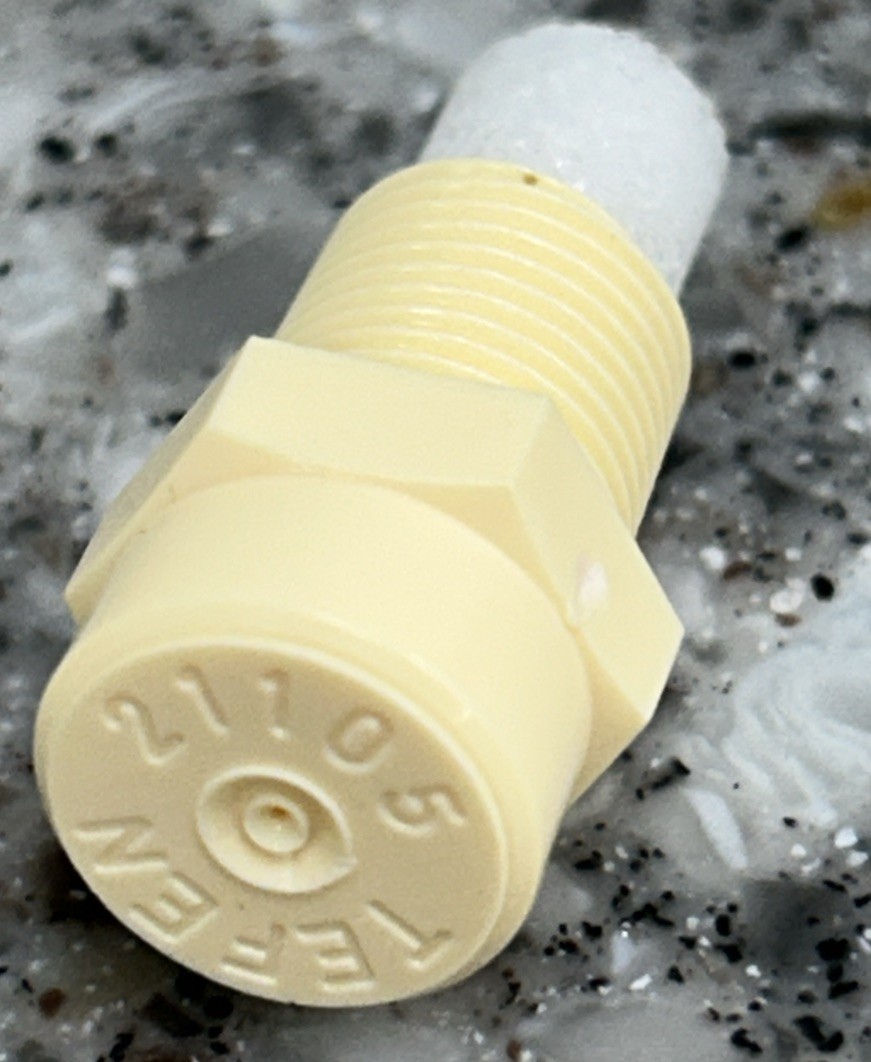 Plastic Fog Nozzle with Poly Filter Cream 1/8″ NPT 2 GPH 10 Pack