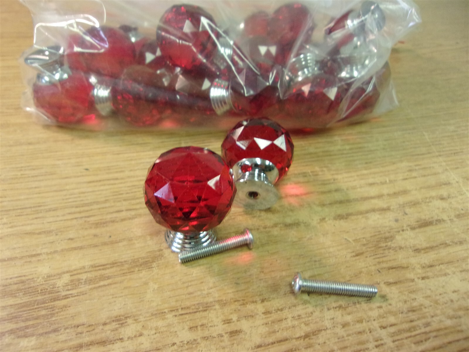 NEW Lot of 25 Red Drawer Knobs with Screws *FREE SHIPPING*