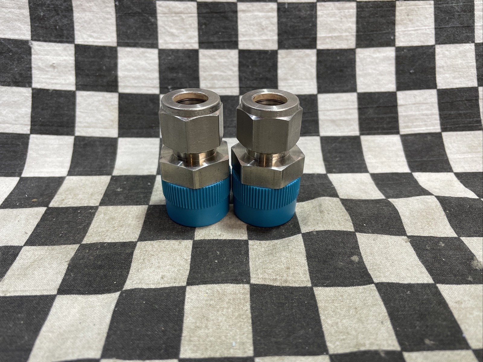 SWAGELOK SS-810-1-12, SS810112, Male Connector, LOT OF 2 SHIPSAMEDAY#133W4