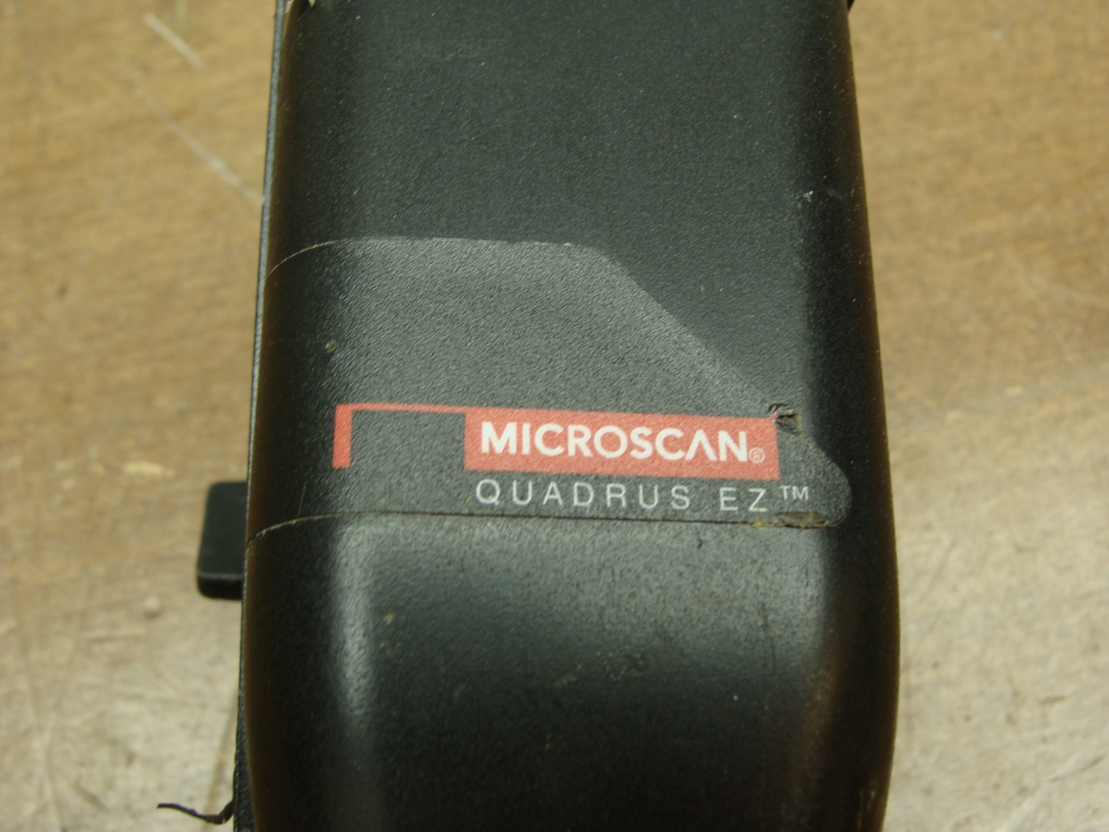 MICROSCAN EZ BARCODE SCANNER FIS-6700-0014 W/IGUS DRYLIN T LINEAR GUIDE BLOCK