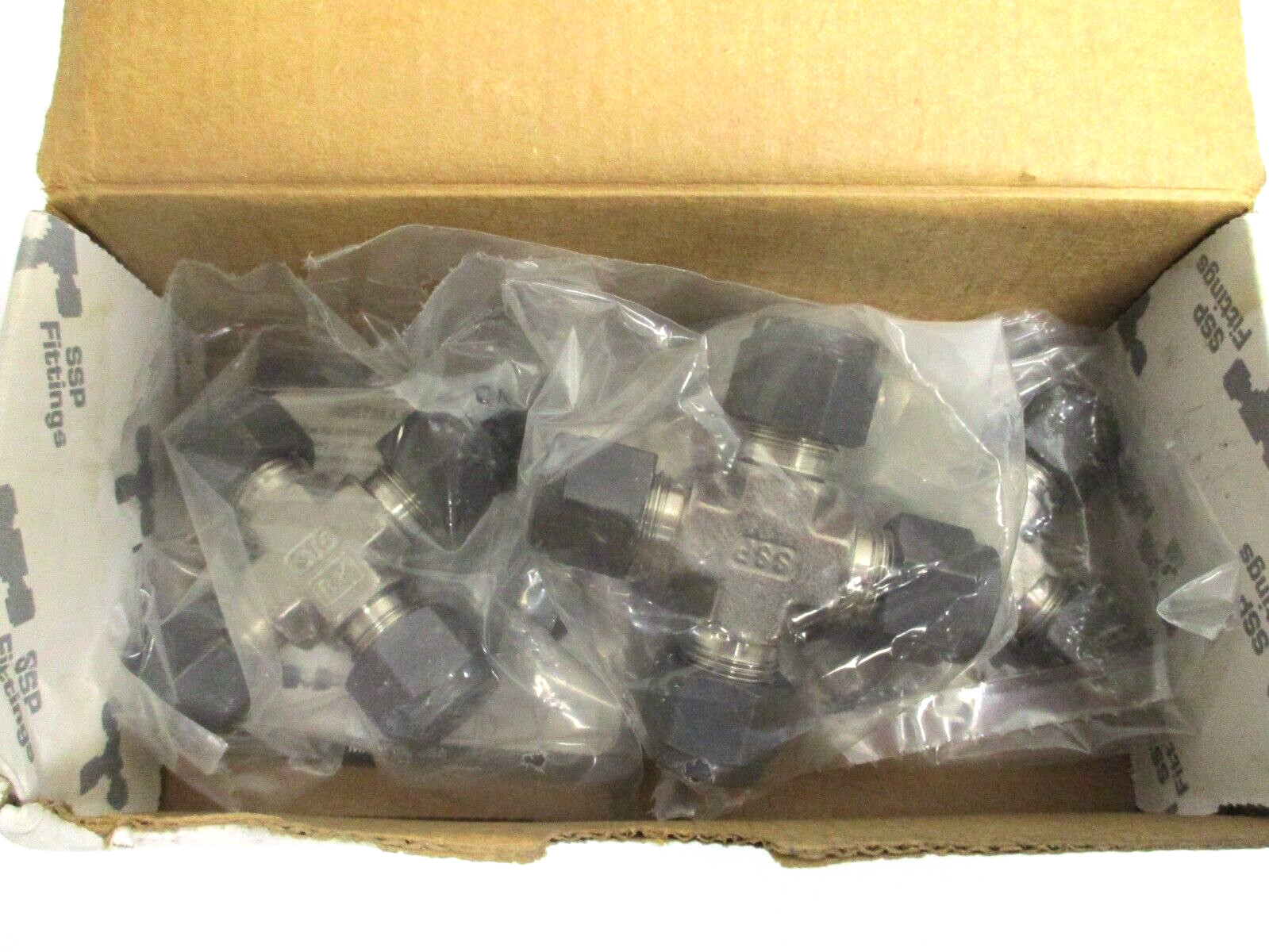 SSP , UNILOK , 1SSU6UCS , SST 3/8″ TUBE UNION CROSS , LOT OF 4 , SURPLUS