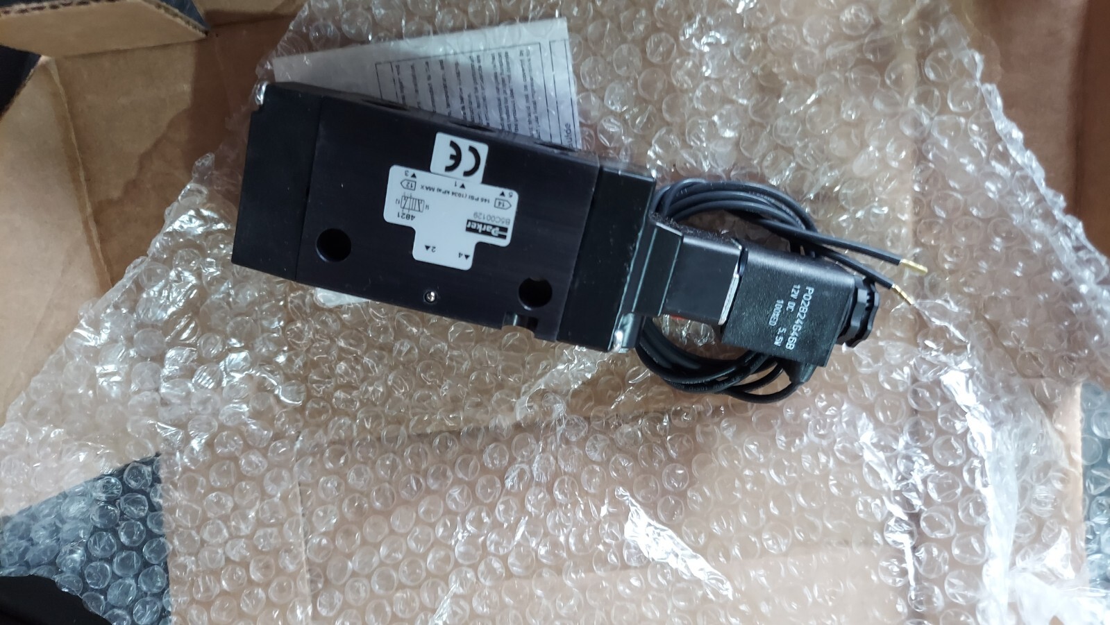 New Parker B5C00129 Valve
