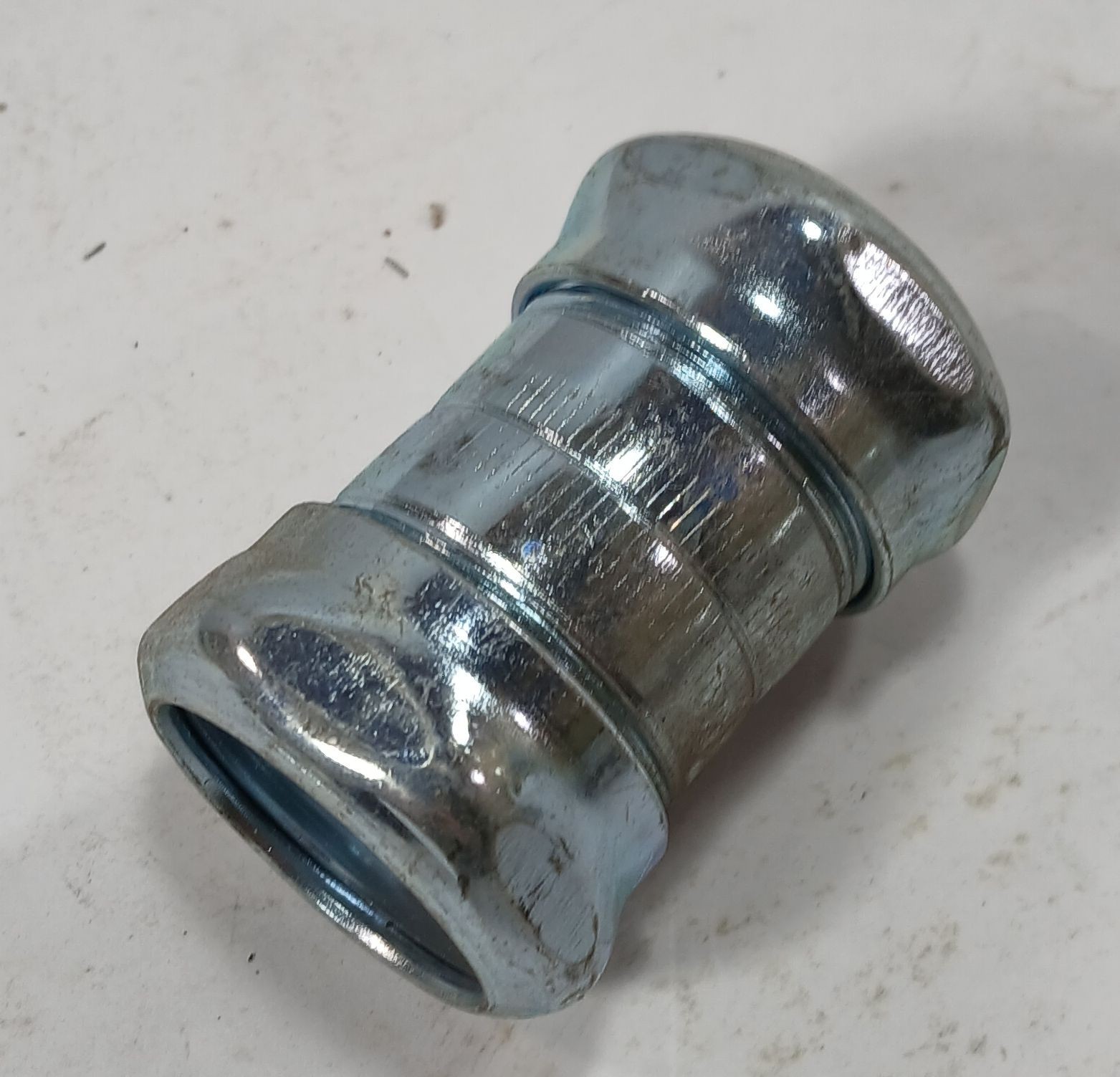 1 NEW MCMASTER CARR 7513K46 1” CONDUIT COMPRESSION CONNECTOR NNB **MAKE OFFER**