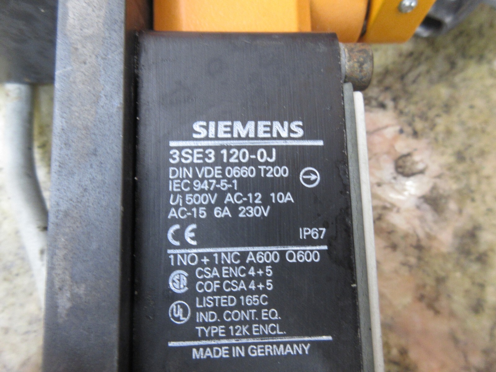 SIEMENS CONTACTOR 3SE3 120-0J DIN VDE 0660 T200 IEC 947-5-1 500V LOT OF 2 PIECES