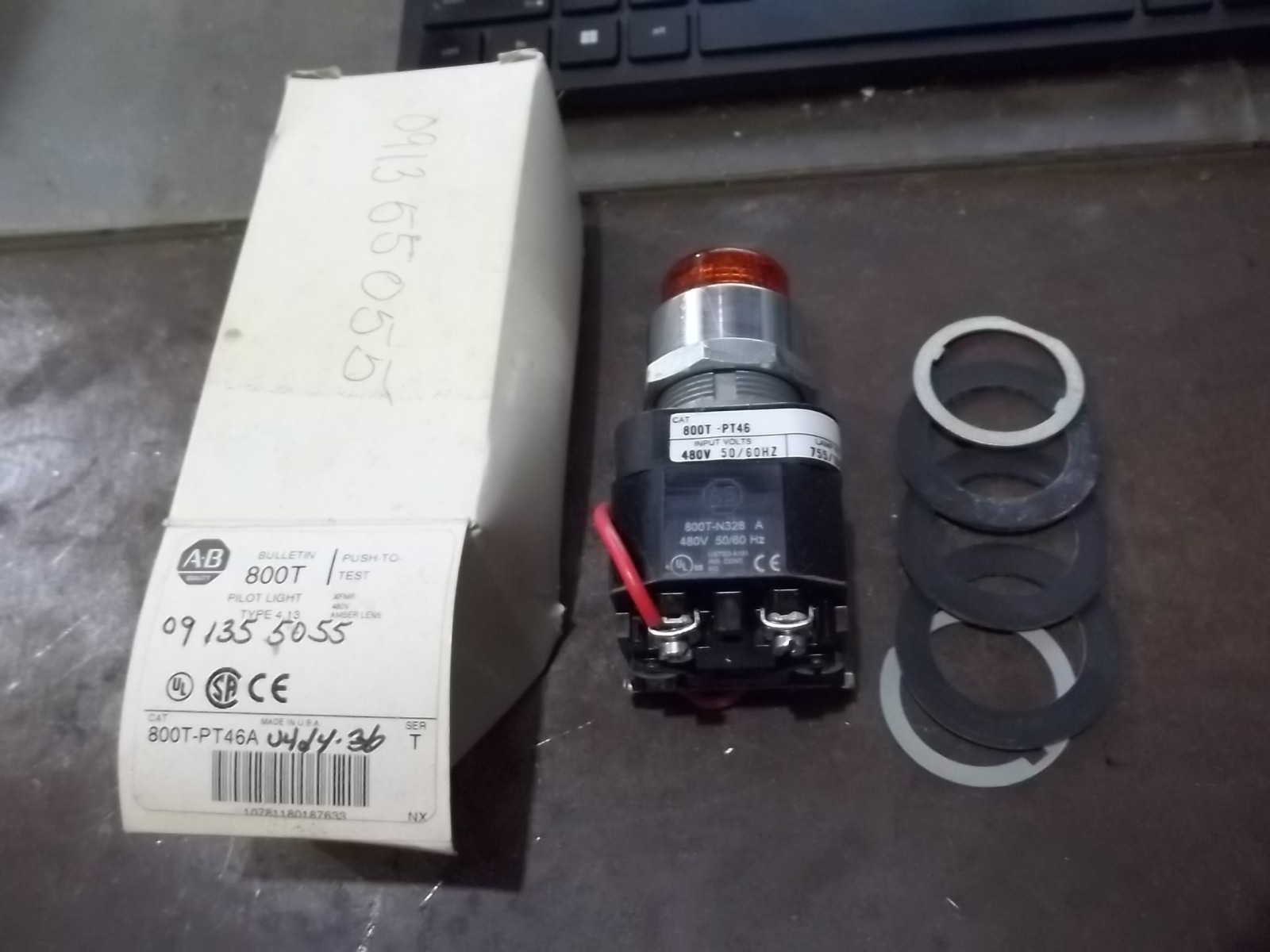 NIB ALLEN BRADLEY 800T-PT46A SER T PILOT LIGHT AMBER (151-1)