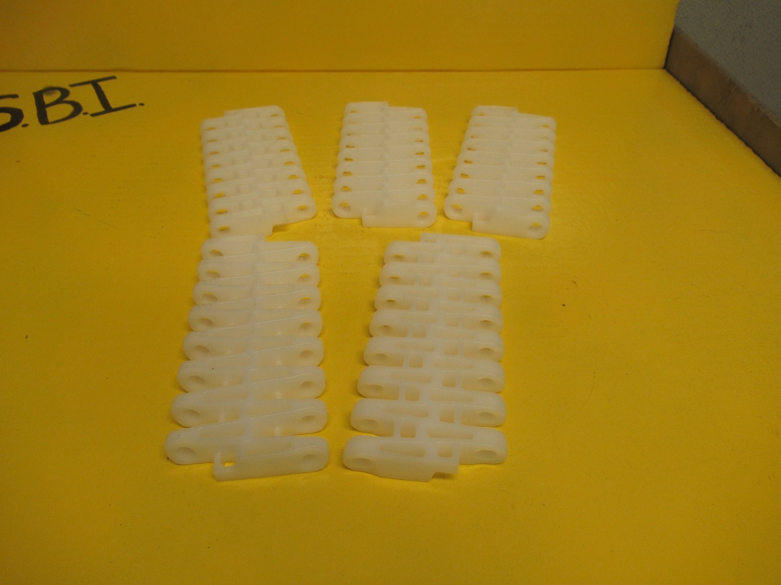 NEW LOT OF 5 HASABIT PLASTIC CHAIN LINK M5033M1539