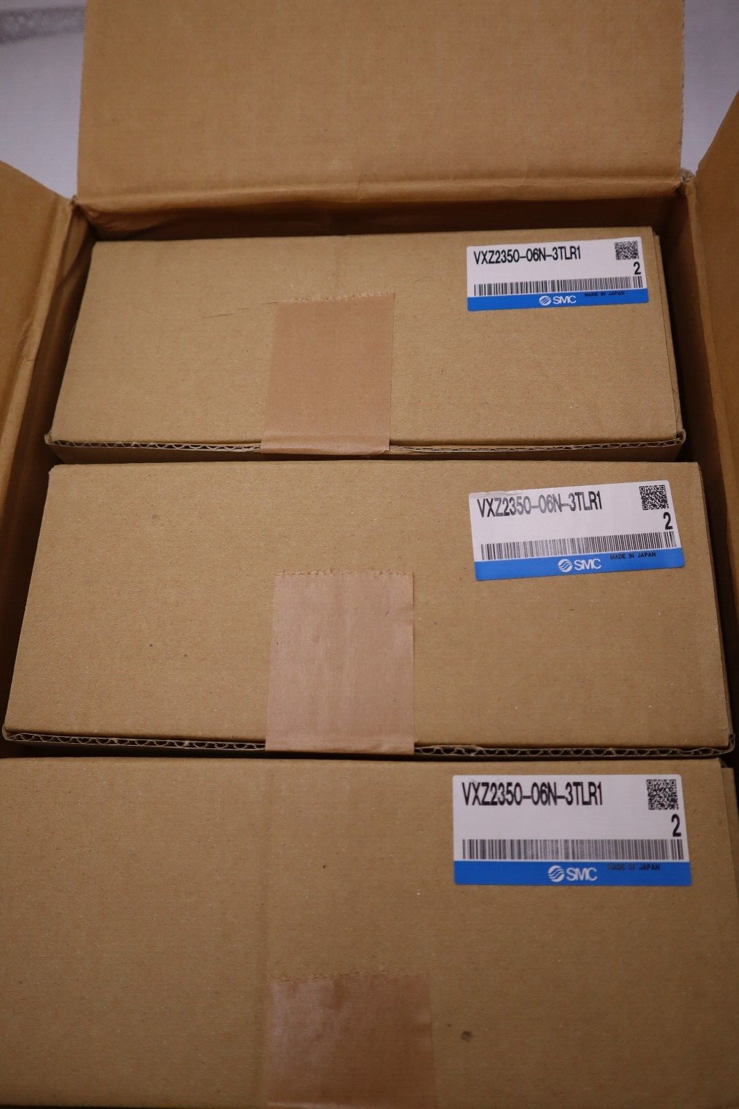 NEW SMC GENUINE PART VXZ2350-06N-3TLR1 SOLENOID VALVE 3 AVAILABLE STOCK 1766-A